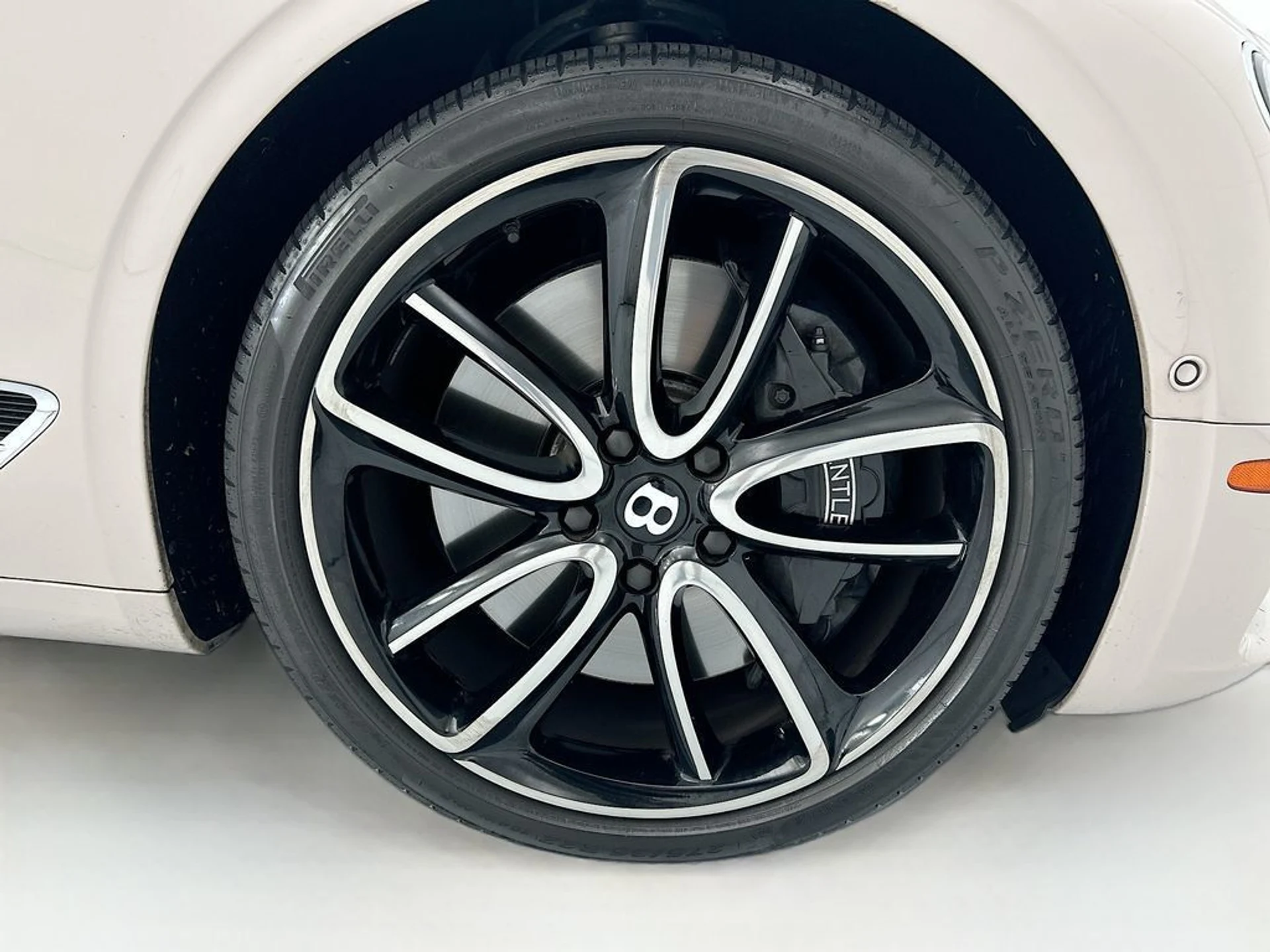 mph036_4282187443_used_2021_bentley_continental_gtv8convertible_8119_23001236_37_1024_4a134db9f3