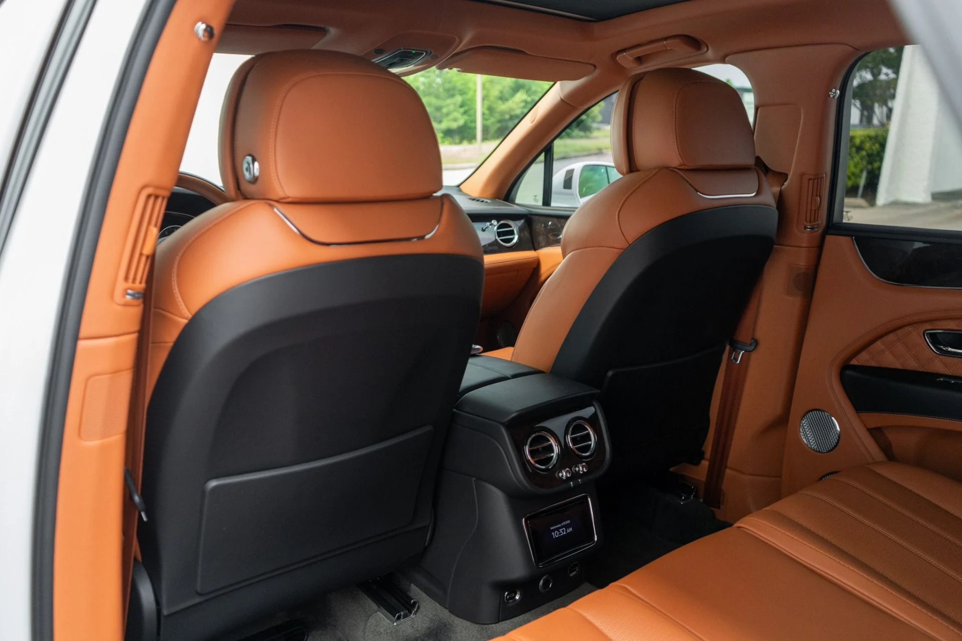 mph036_4294742792_Used_2021_Bentley_Bentayga_V8_1780518091_0945e189fe