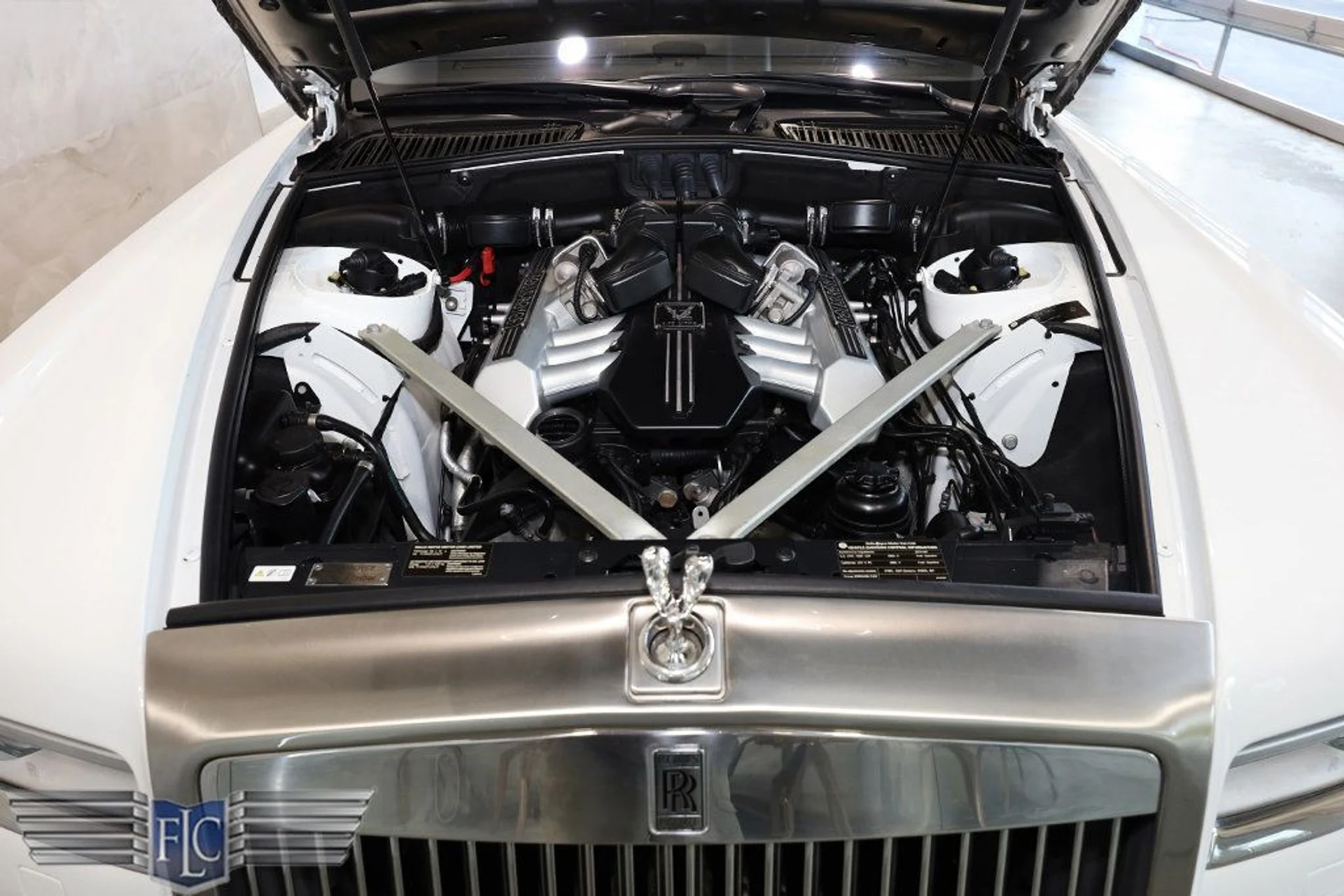 mph036_436314394_used_2014_rolls_royce_phantom_drophead_coupe_9689_22941725_37_1024_c000925112