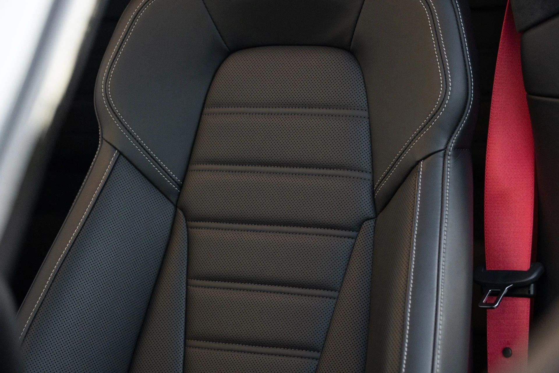 mph036_43908405_Used_2024_Porsche_911_Turbo_1762281596_1d9c6b9315