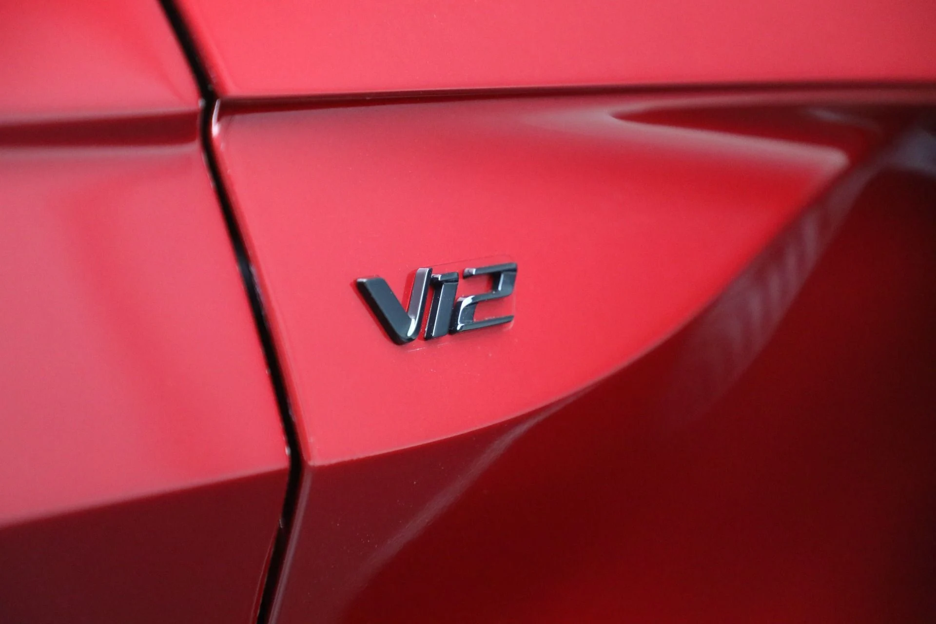 mph036_443844928_Used_2023_Aston_Martin_Vantage_V12_caba168376