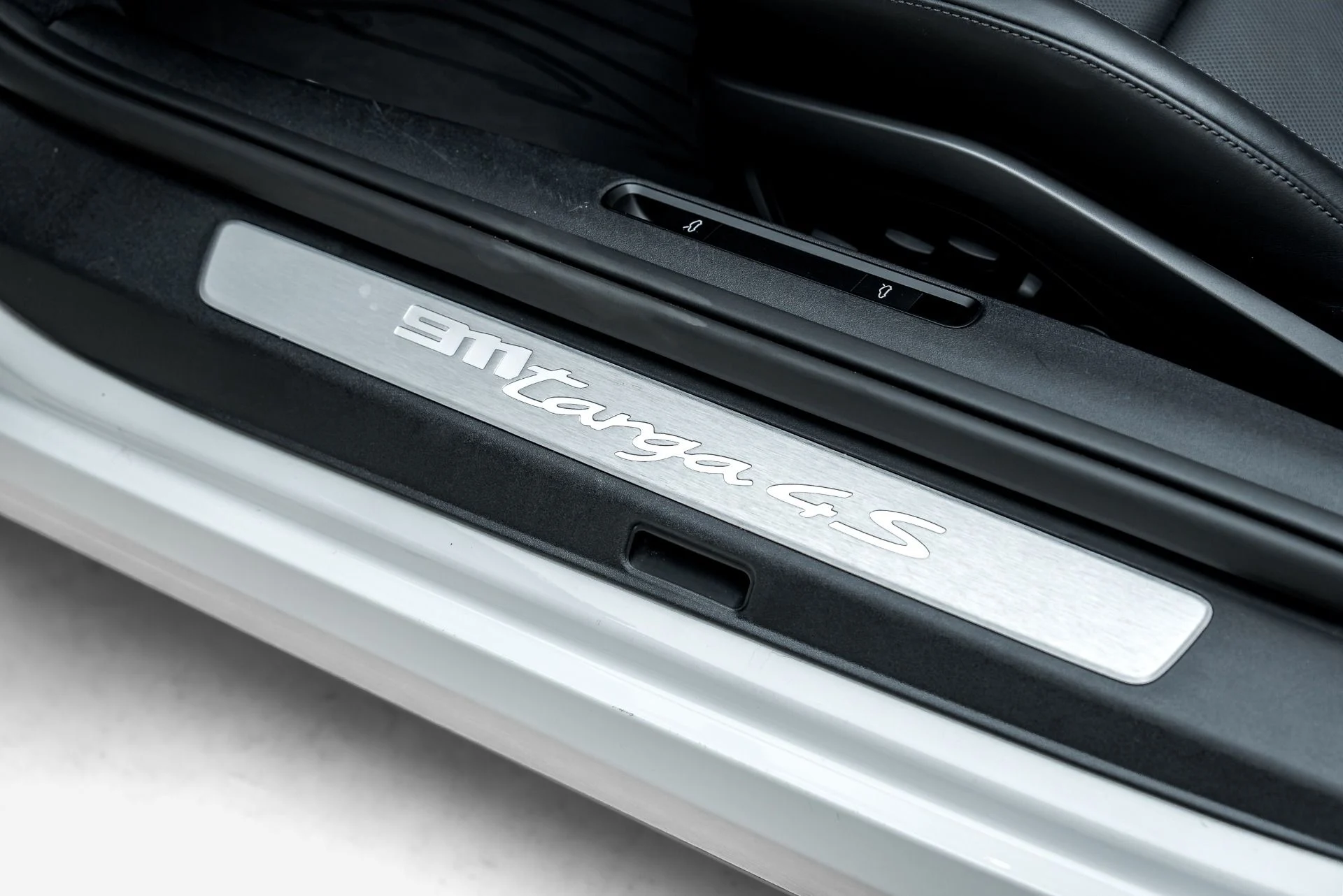 mph036_444465628_Used_2024_Porsche_911_Targa_4_S_1790017667_b837a12d0a