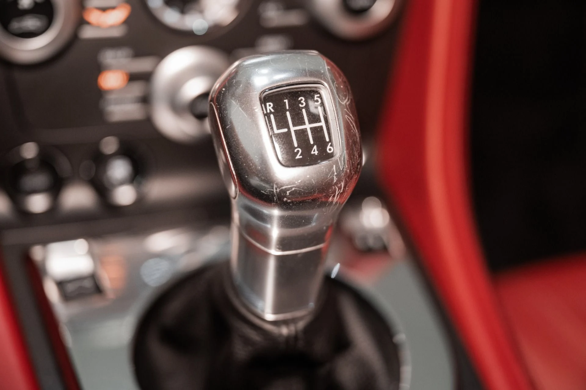 mph036_45373589_Used_2011_Aston_Martin_V12_Vantage_1762183015_3f3579b3eb