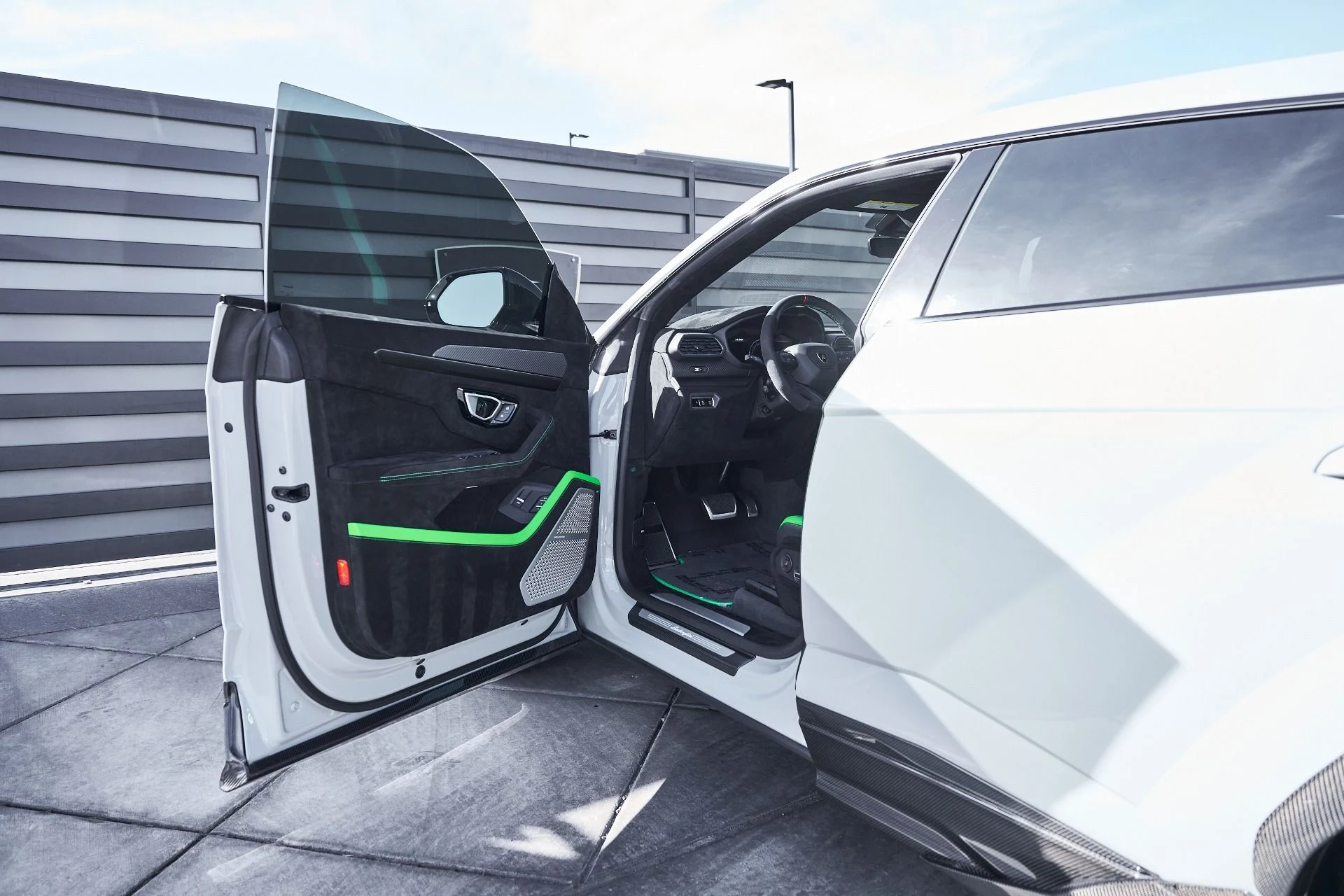 mph036_471248042_Used_2024_Lamborghini_Urus_Performante_1772849085_e778362d02