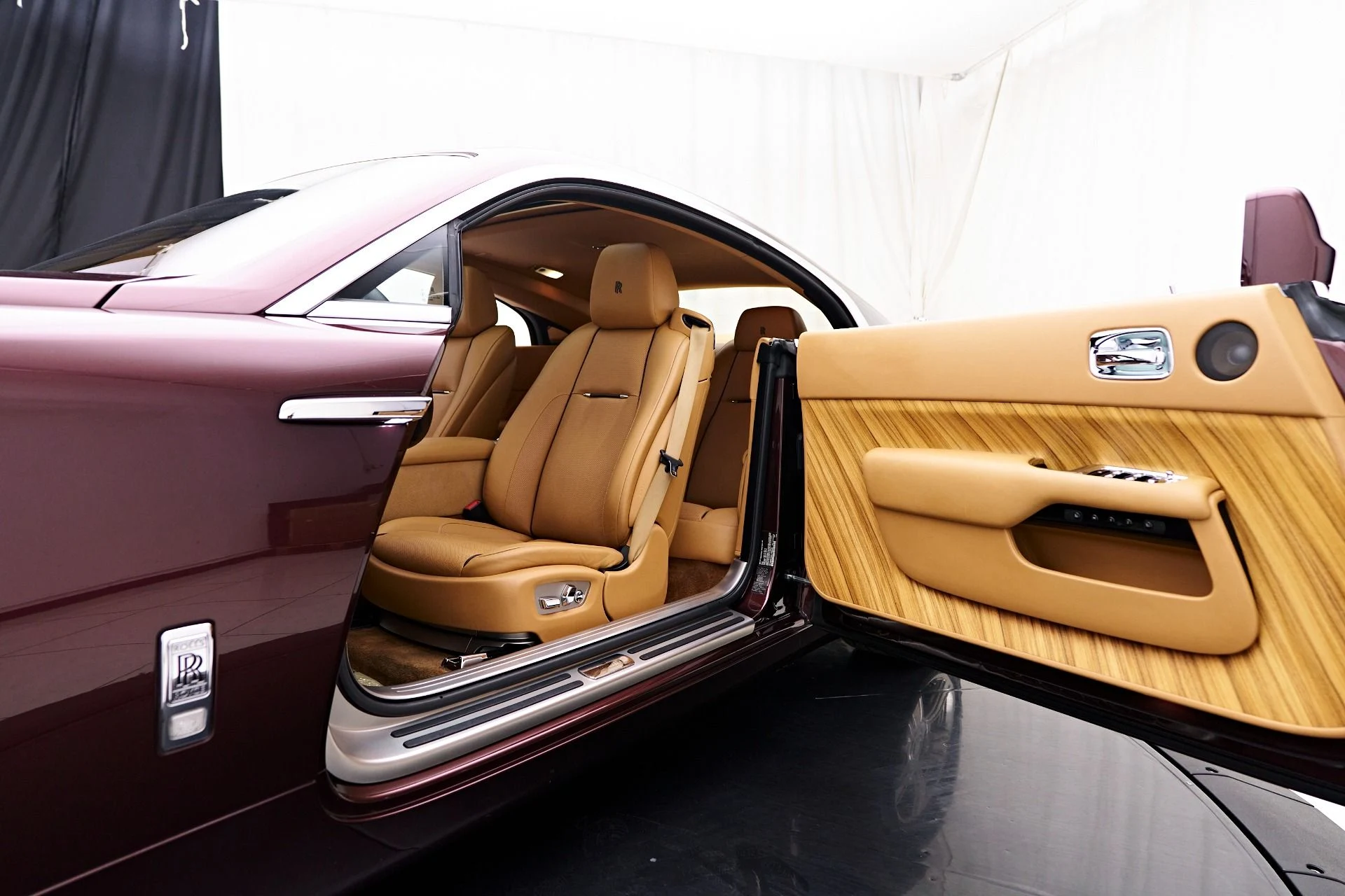mph036_473325548_Used_2015_Rolls_Royce_Wraith_Base_1757113607_16ff2fd0df