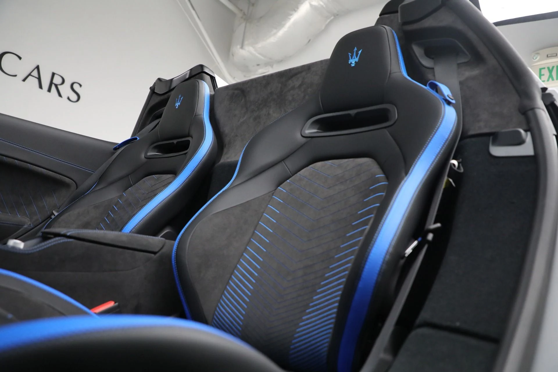 mph036_473909227_Used_2023_Maserati_MC_20_Cielo_1706037547_ccea941650