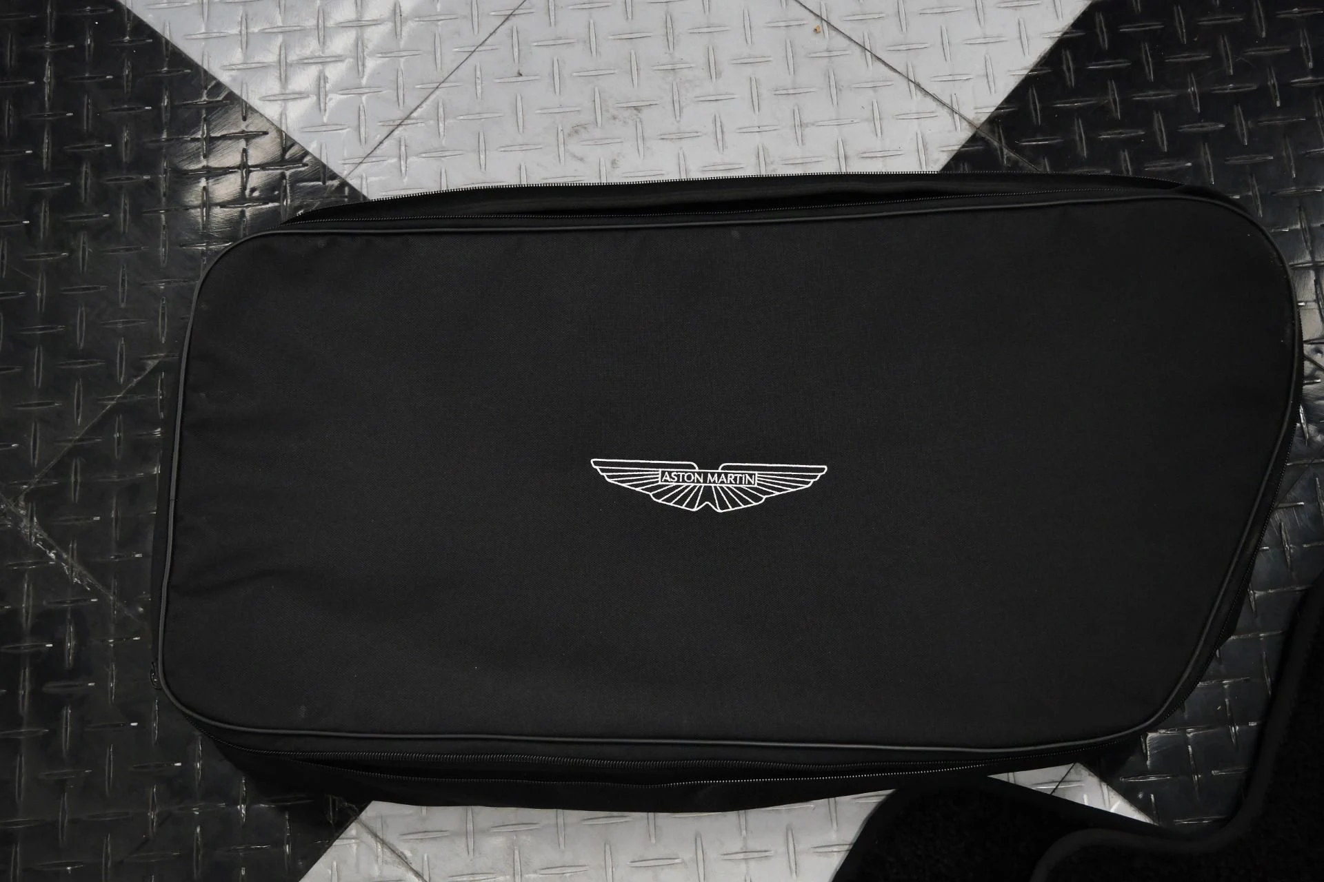 mph036_475937399_Used_2025_Aston_Martin_DB_12_Volante_Inspire_Sport_Interior_Upper_and_Lower_Black_Packs_1778172034_e16489b55d
