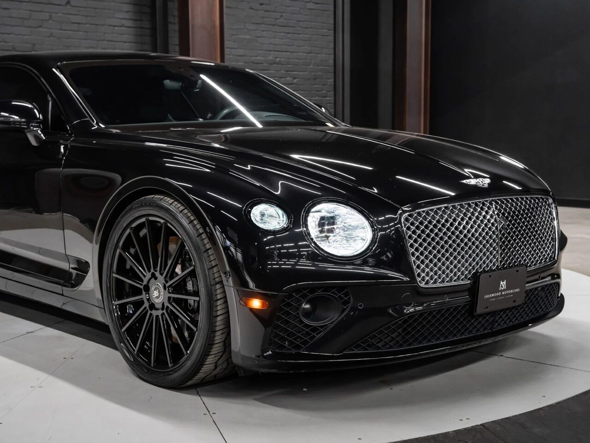 mph036_479982234_bentley_continental_2022_2e9c40055f