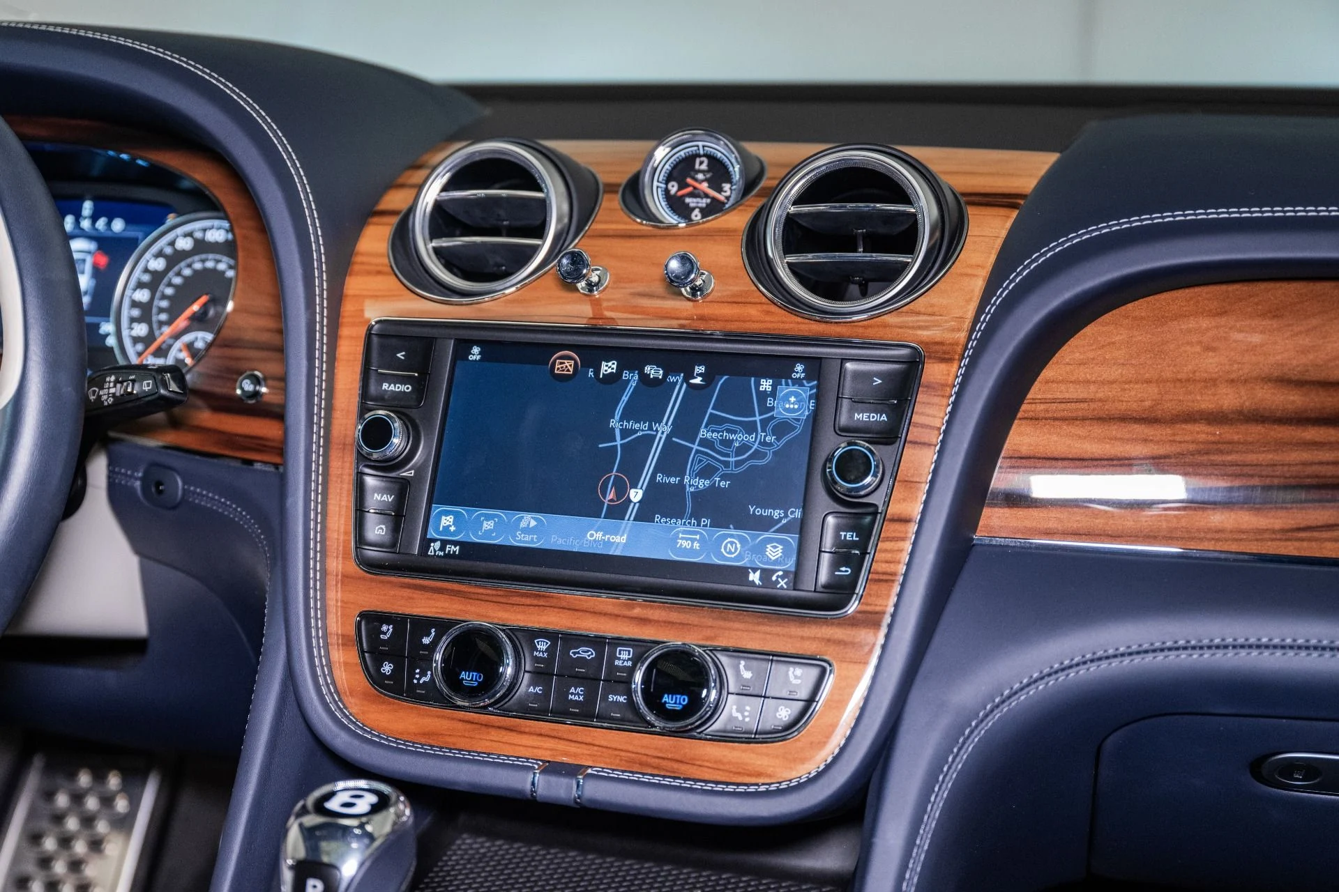 mph036_487904727_Used_2019_Bentley_Bentayga_V8_1759420865_0b544689ab