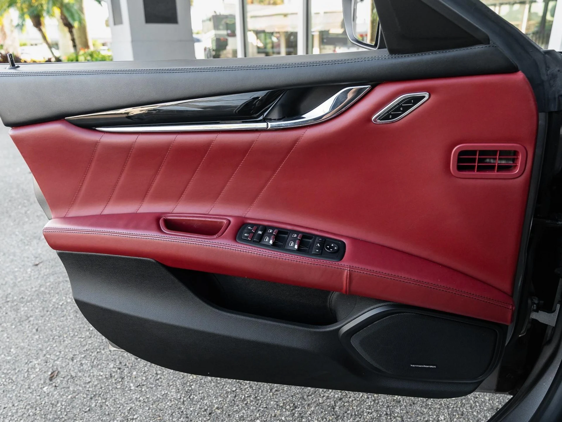 mph036_493105245_Used_2022_Maserati_Quattroporte_GT_1765231539_a9850a7169