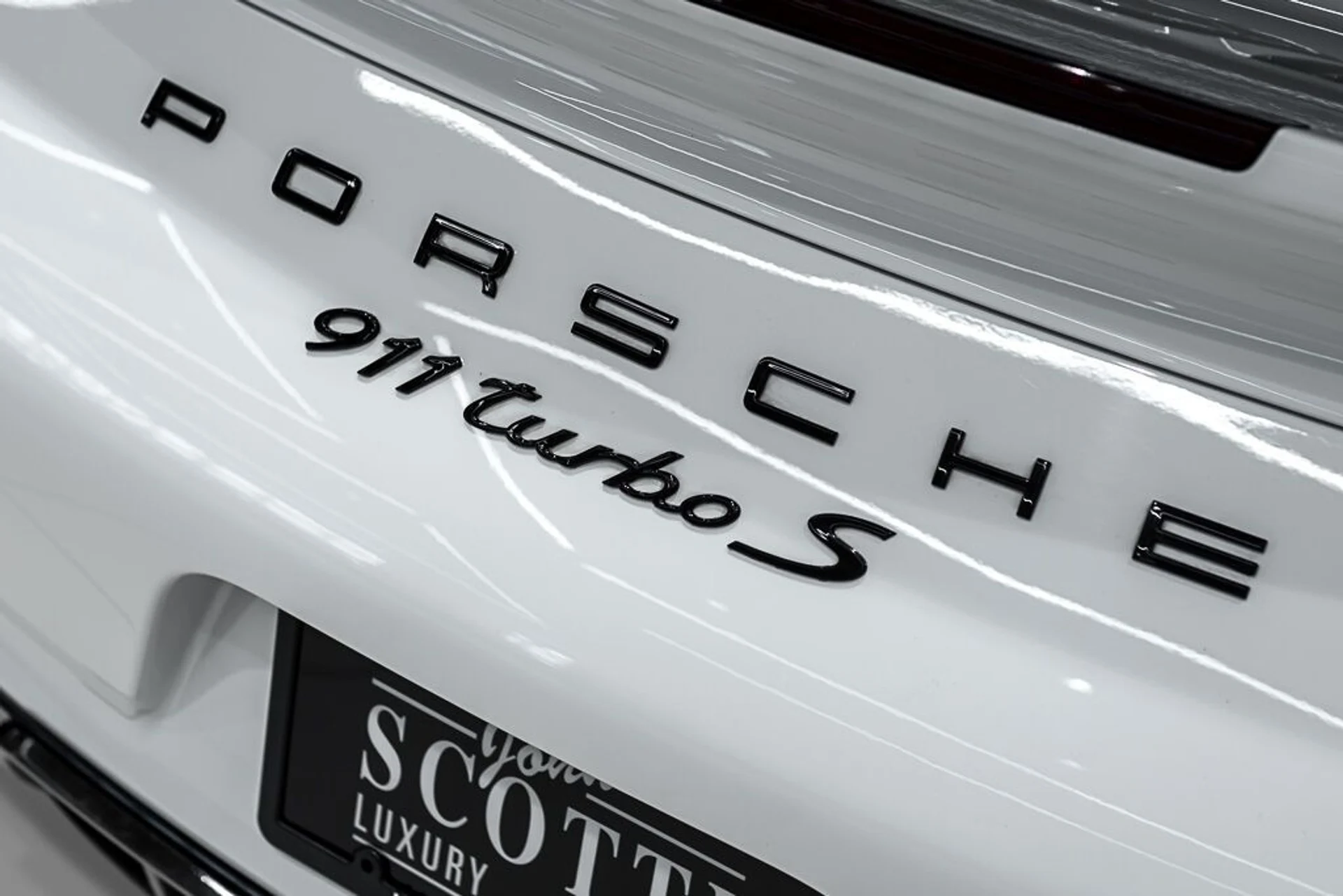 mph036_503961980_porsche_911_2018_jpg_v_1773863537_992698bc21