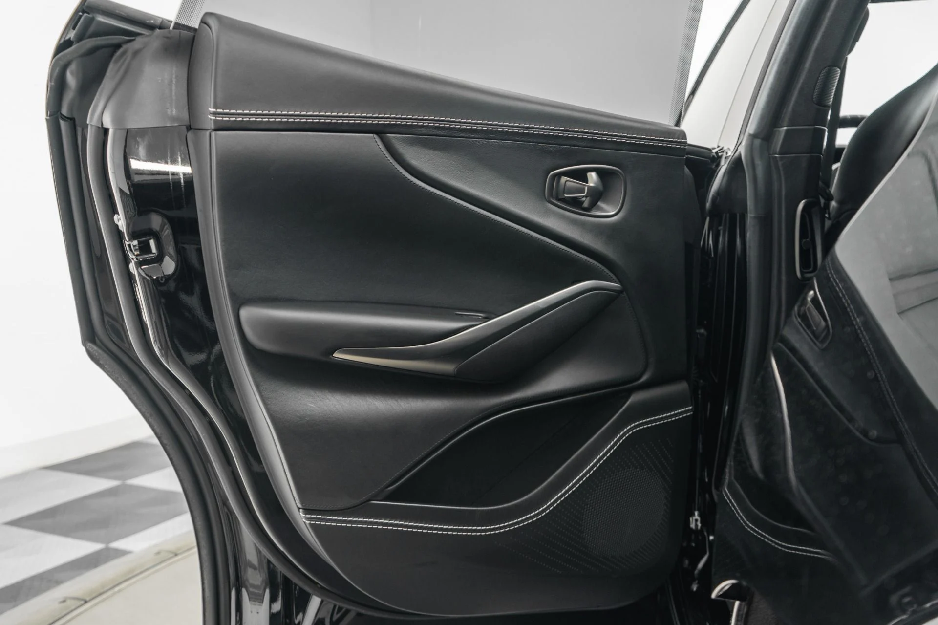 mph036_515580114_Used_2021_Aston_Martin_DBX_Indulgence_Pack_Panoramic_Roof_1779378242_dfb9b2d4c7