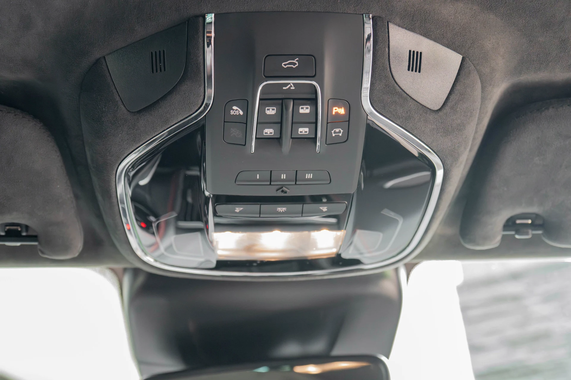 mph036_526913910_37_18b80ceadf