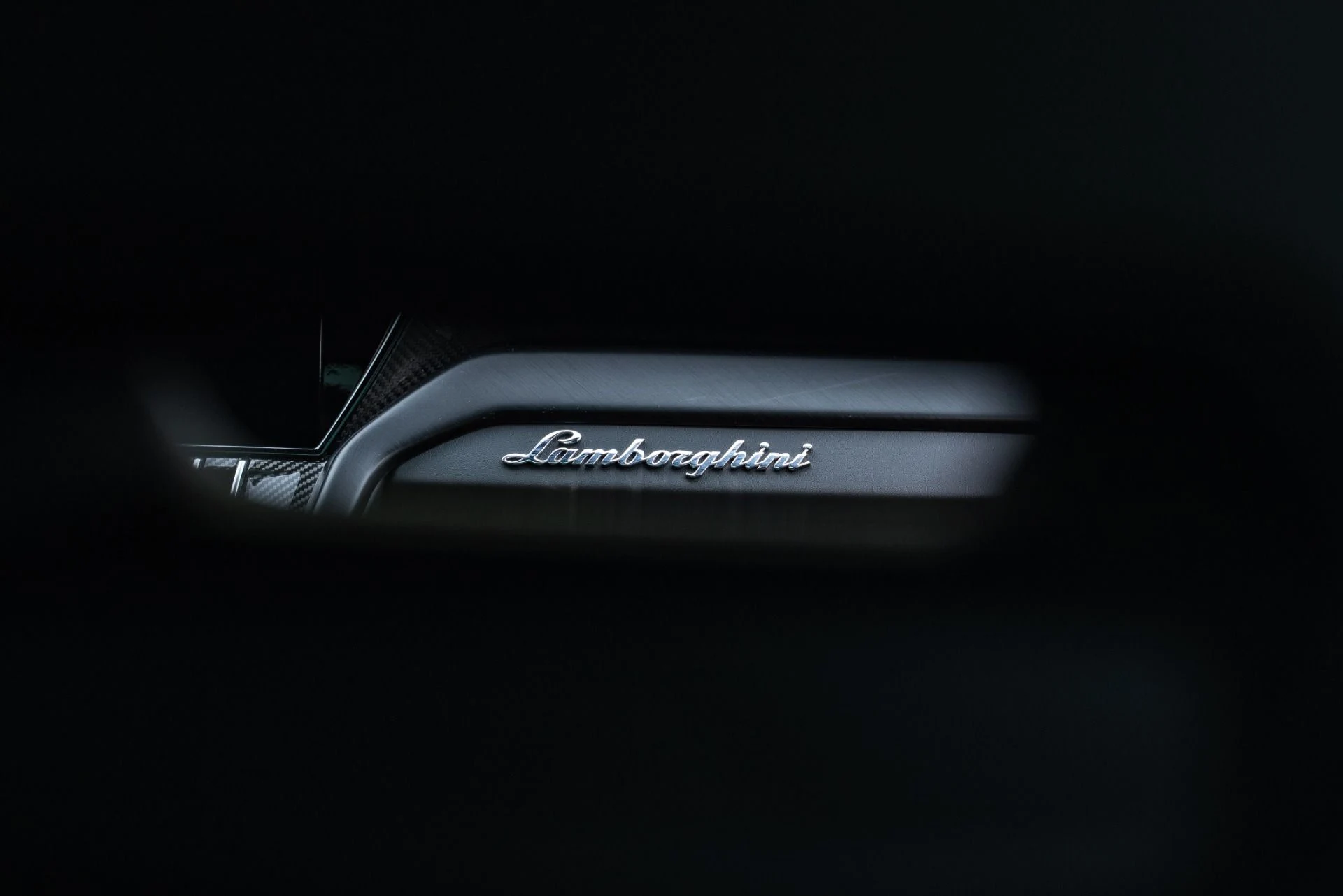 mph036_528489561_Used_2022_Lamborghini_Urus_1764978370_e58f8def42