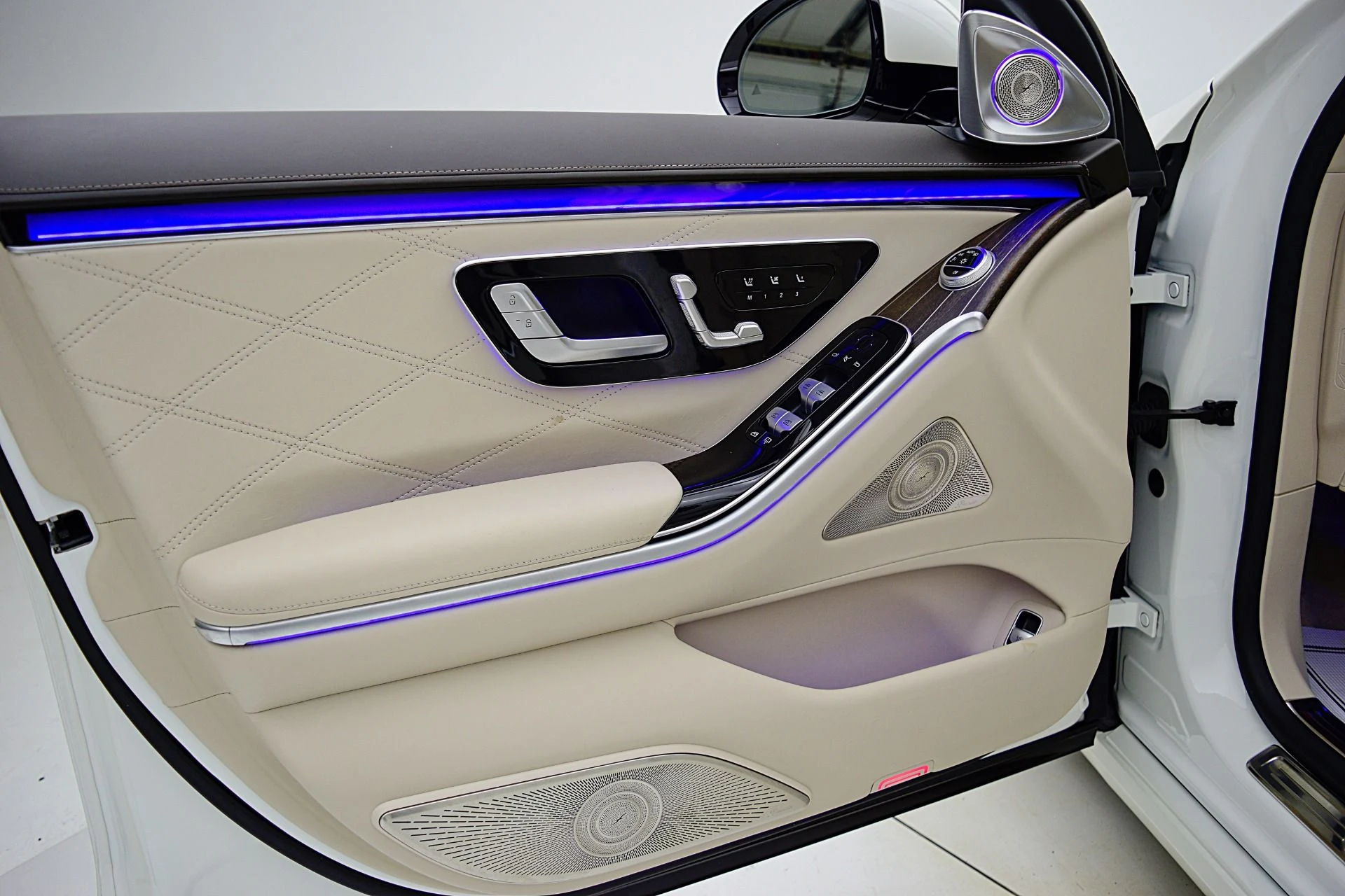 mph036_531591270_Used_2022_Mercedes_Benz_S_Class_Mercedes_Maybach_S_580_4_MATIC_1756221420_6e2866079a