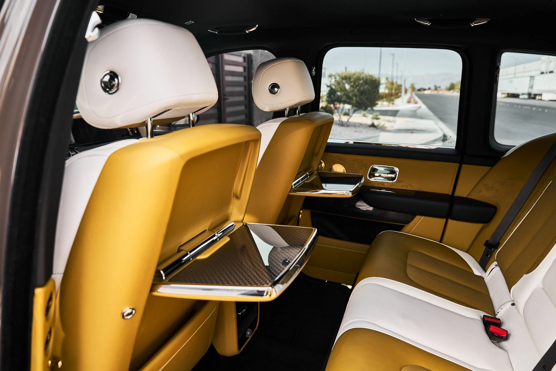 mph036_550918223_Used_2026_Rolls_Royce_Cullinan_Black_Badge_1776556039_832d2f6602