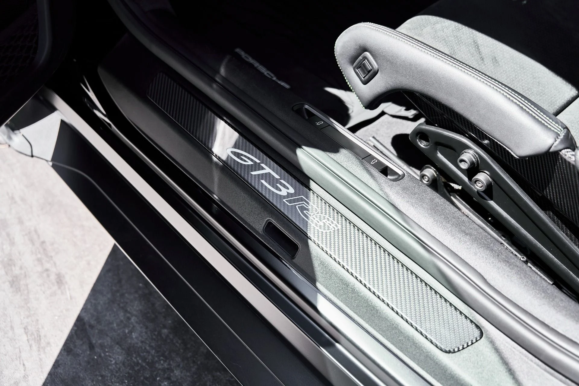 mph036_55731180_Used_2025_Porsche_911_GT_3_RS_1776295563_378075e137