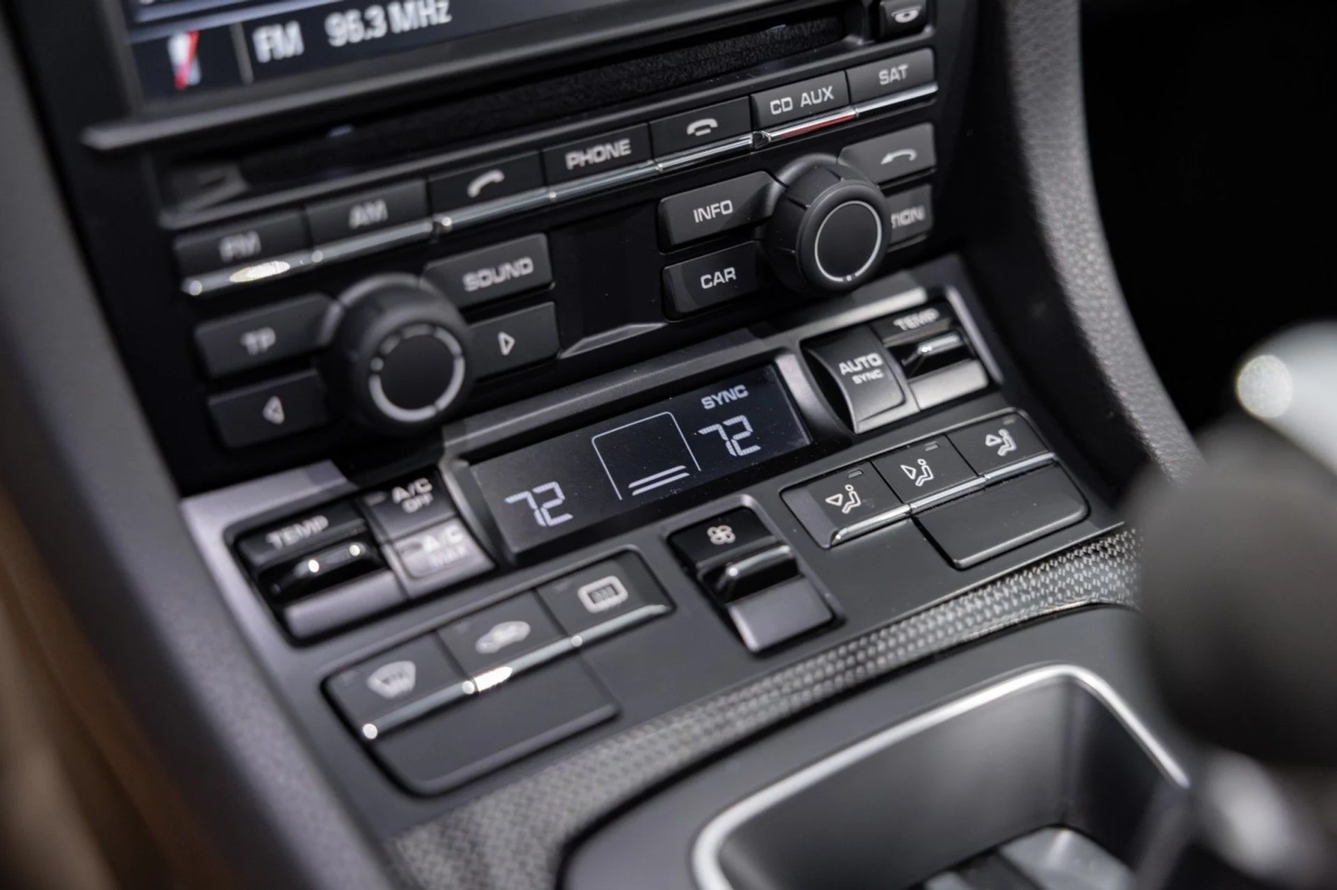 mph036_586687997_x_Q_a0762362f8