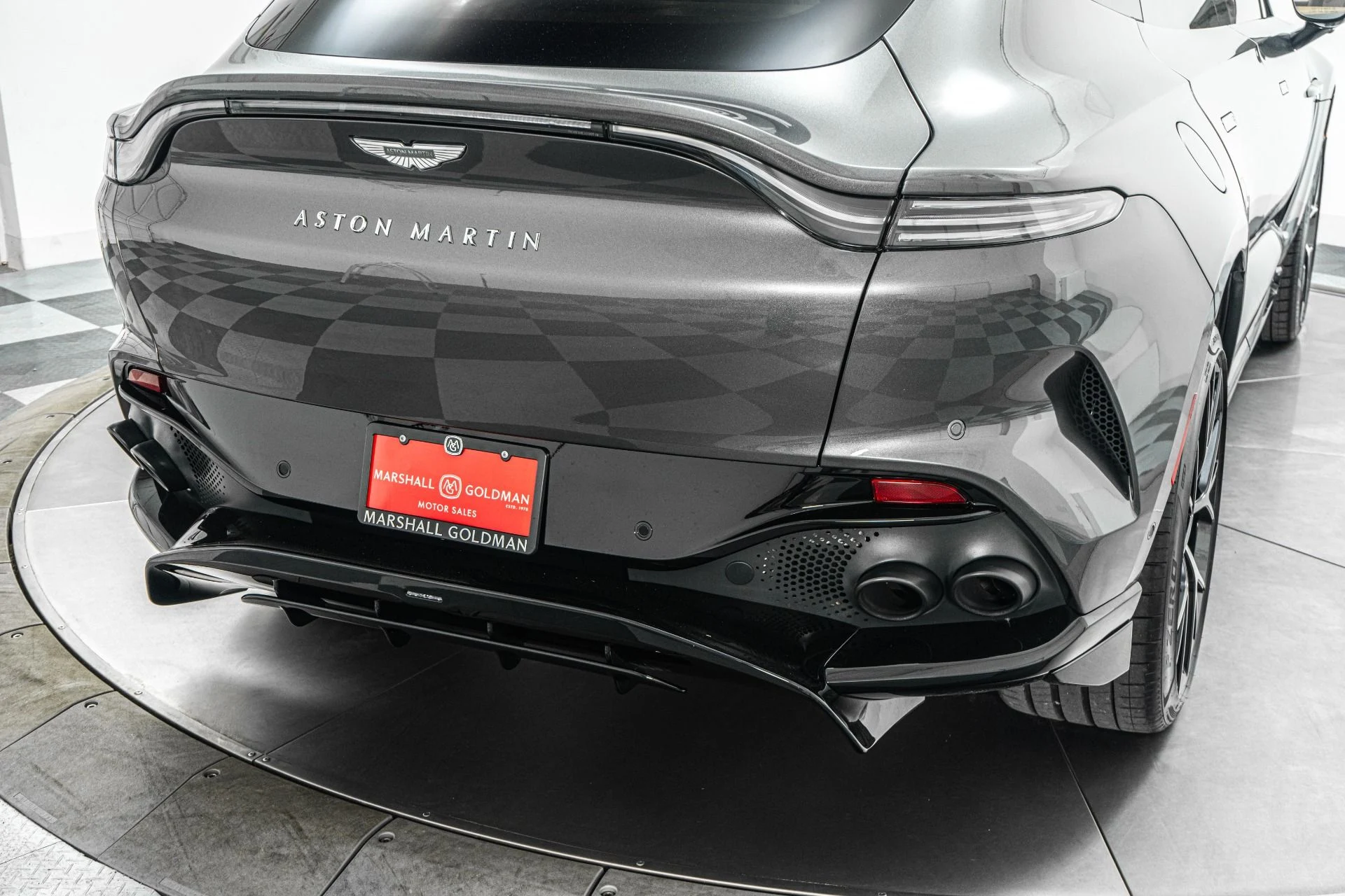mph036_587372072_Used_2025_Aston_Martin_DBX_707_1780350121_52b9153a18