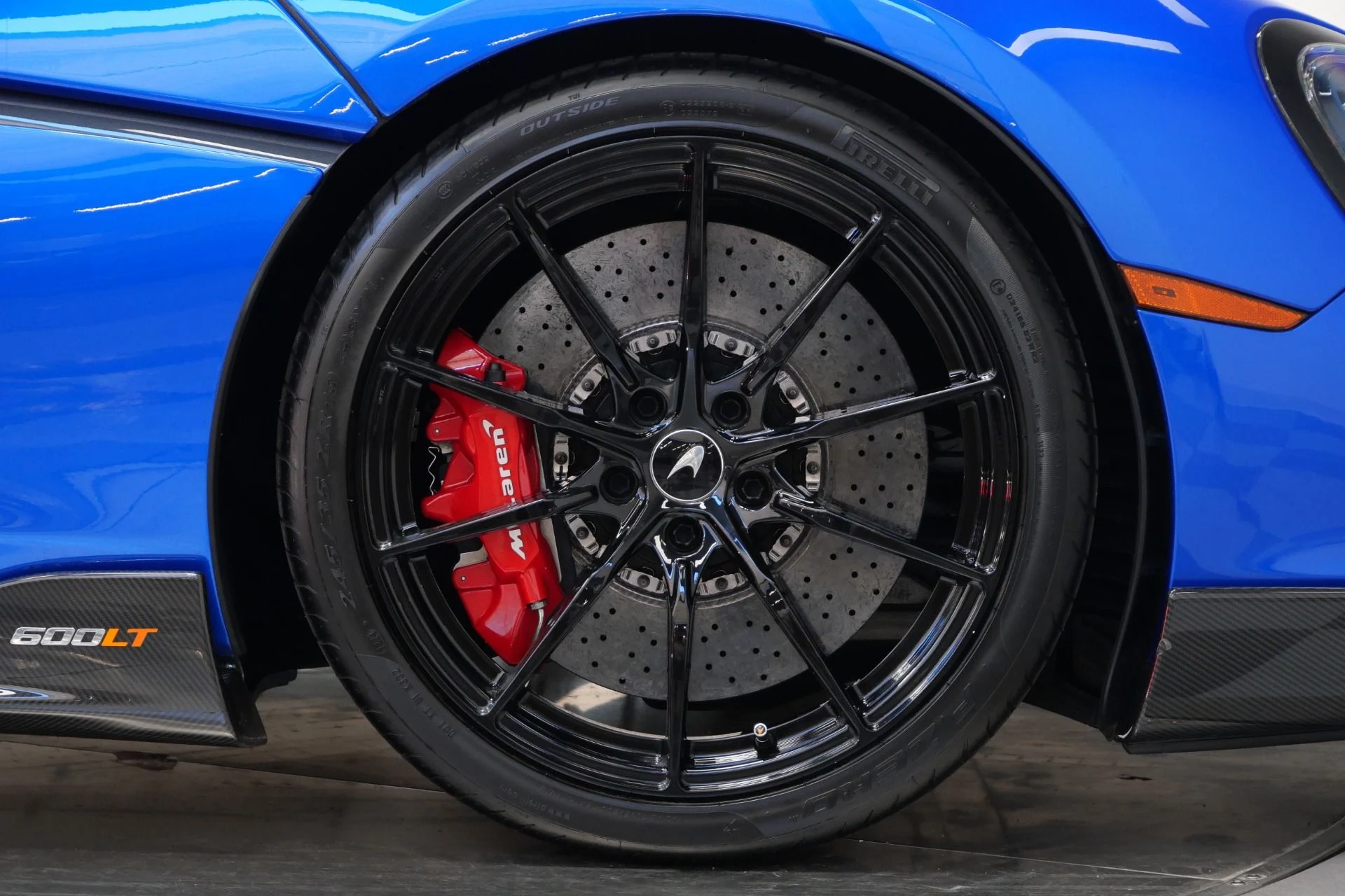 mph036_588351988_Used_2019_Mc_Laren_600_LT_Carbon_Packs_1_and_2_Bowers_and_Wilkins_Audio_Ultra_Lightweight_Wheels_1767975670_c3fdbc03ad