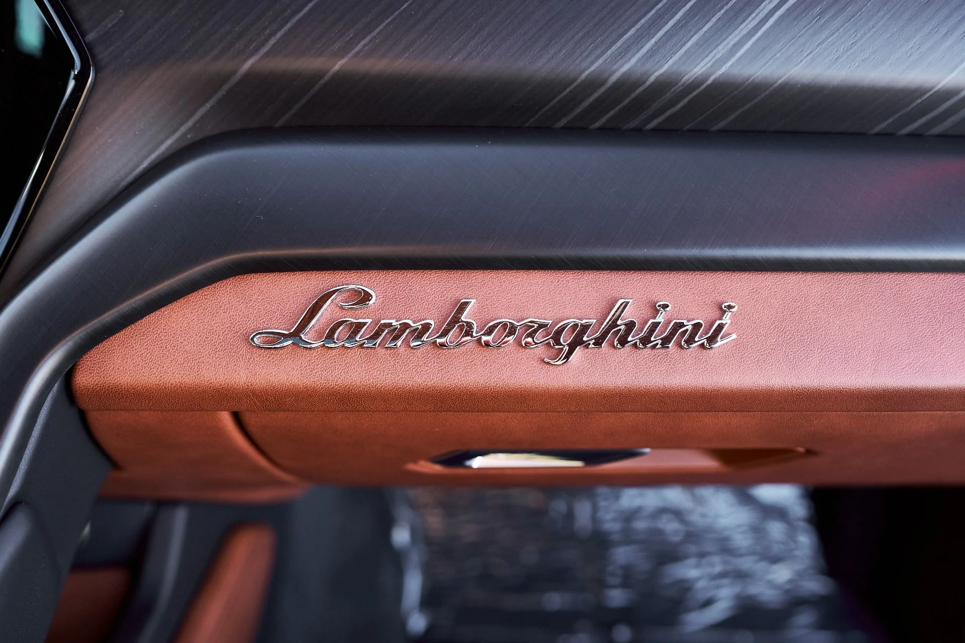 mph036_59138869_Used_2022_Lamborghini_Urus_1764710471_4c47e6b0ea