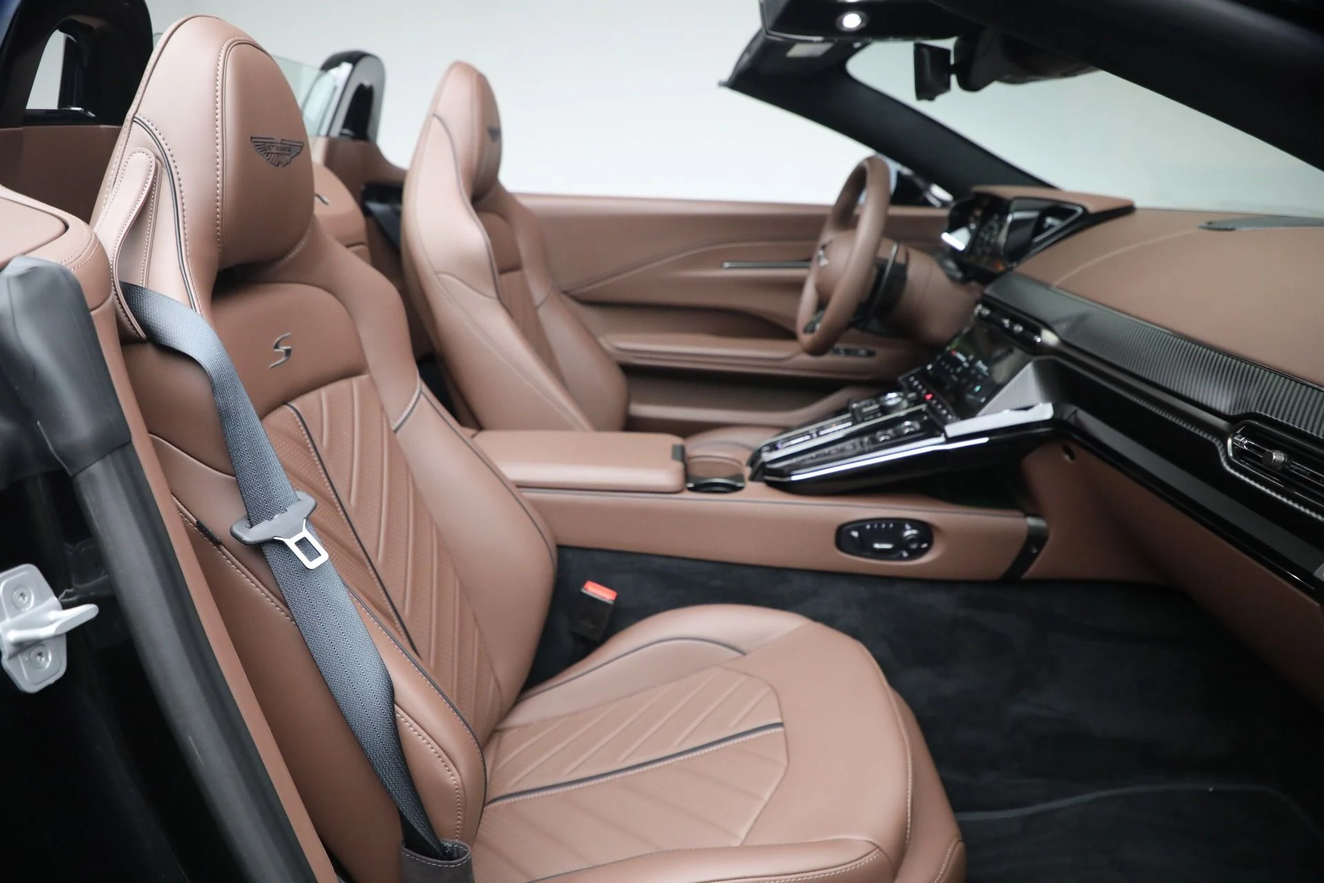 mph036_59723217_New_2026_Aston_Martin_Vantage_S_Roadster_1787329518_38afeafad2