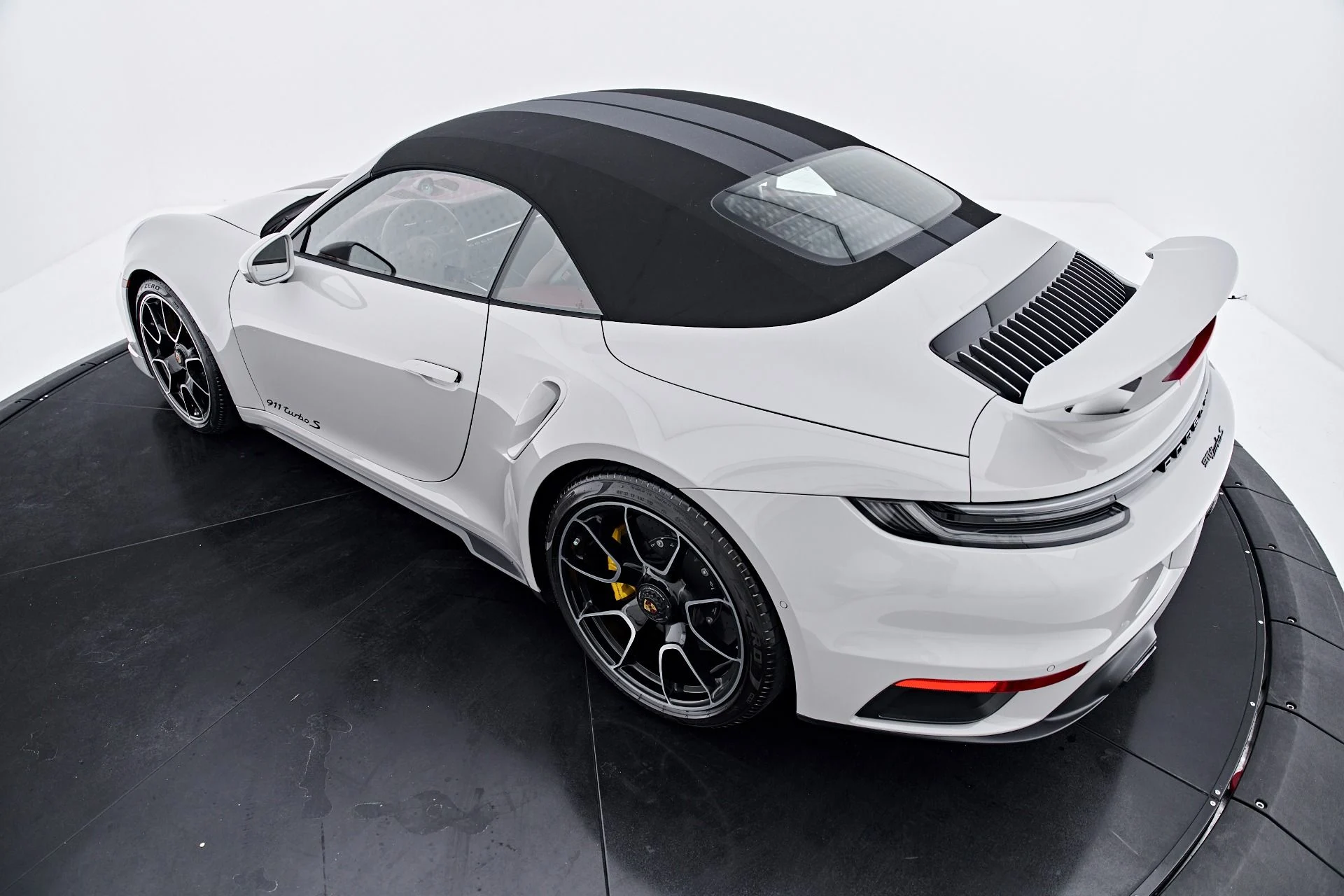 mph036_603324711_Used_2024_Porsche_911_Turbo_S_1790987947_1f71983b73