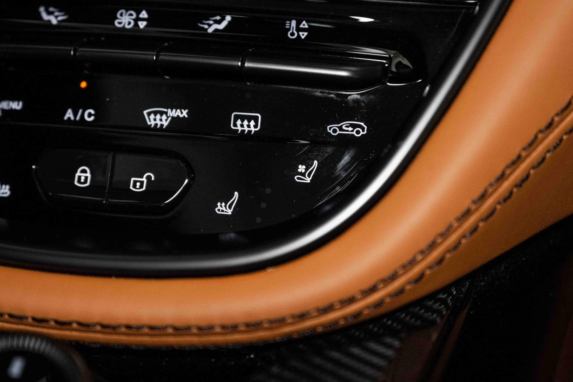 mph036_605645420_Used_2023_Aston_Martin_DBX_707_1720795210_61b70f74ae