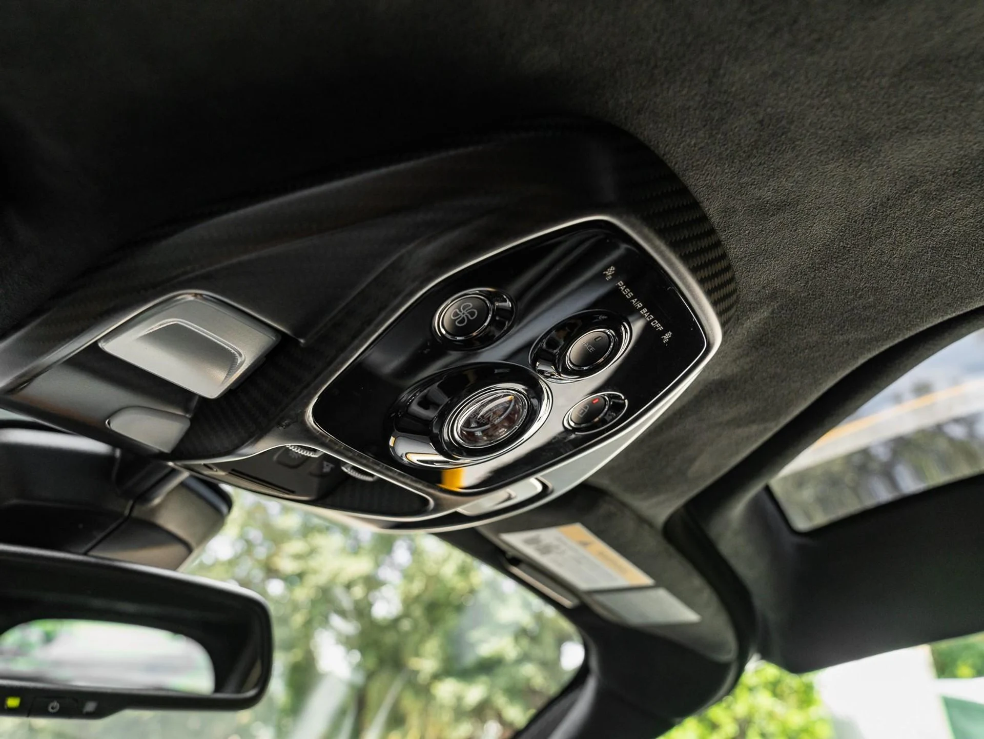 mph036_606542938_Used_2019_Mc_Laren_Senna_1759770568_208043bf88