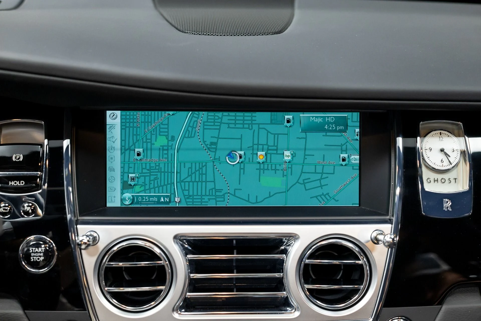 mph036_608235820_Used_2015_Rolls_Royce_Ghost_1760219601_ecf2ff9573