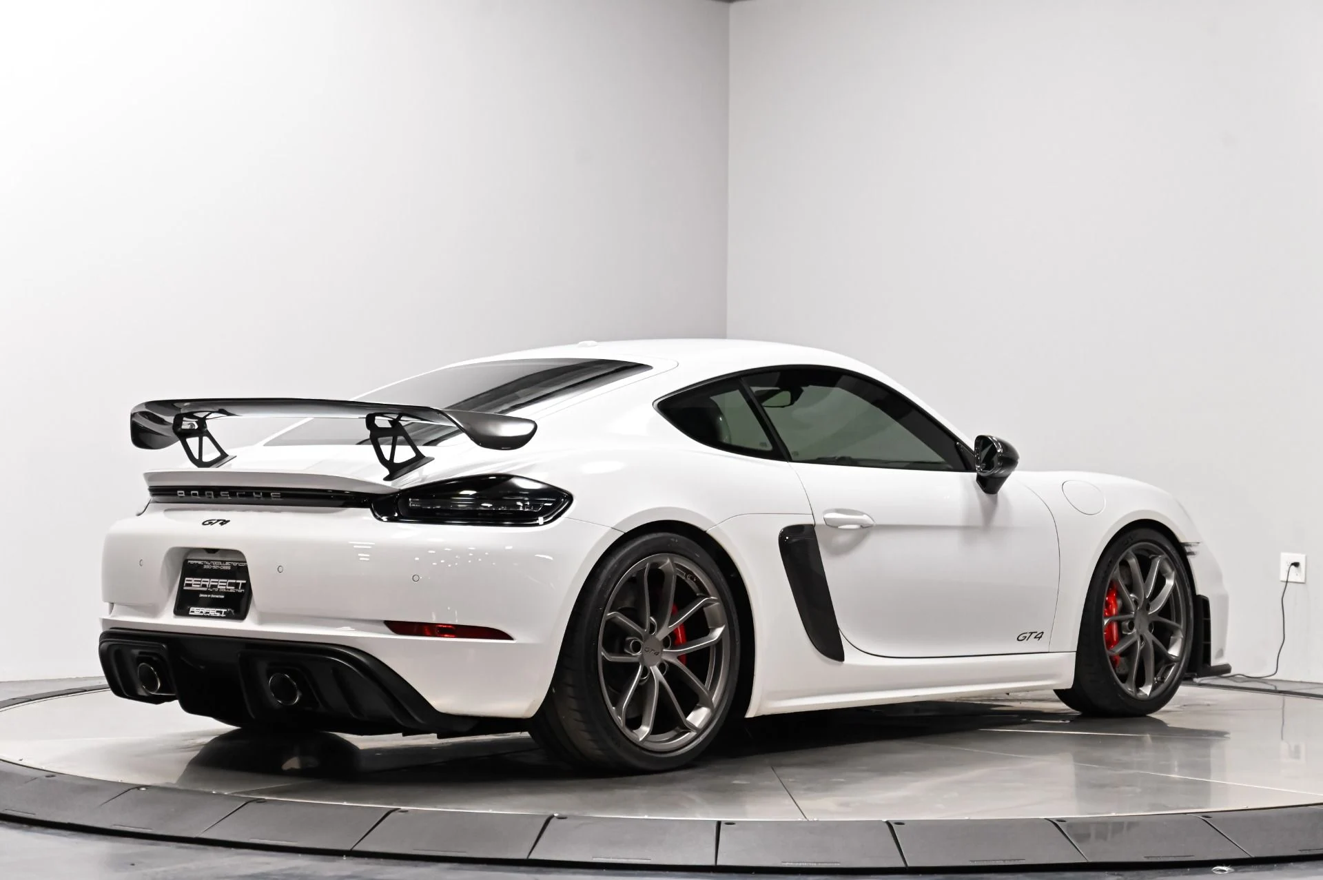 mph036_620214952_Used_2022_Porsche_718_Cayman_GT_4_1793042591_2a7ea57c1a