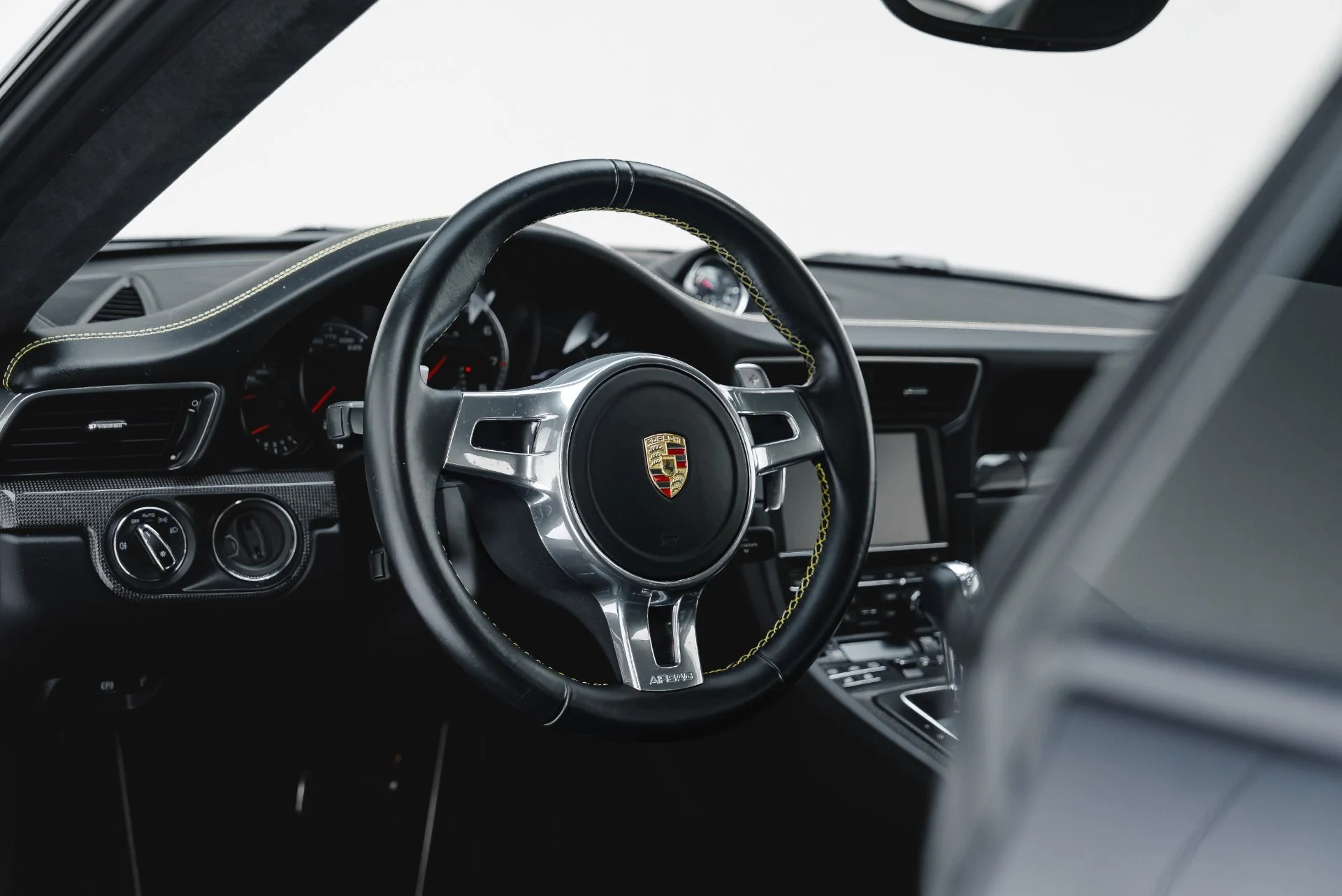 mph036_629060736_Used_2014_Porsche_911_Turbo_S_1791845093_2324a6a96a