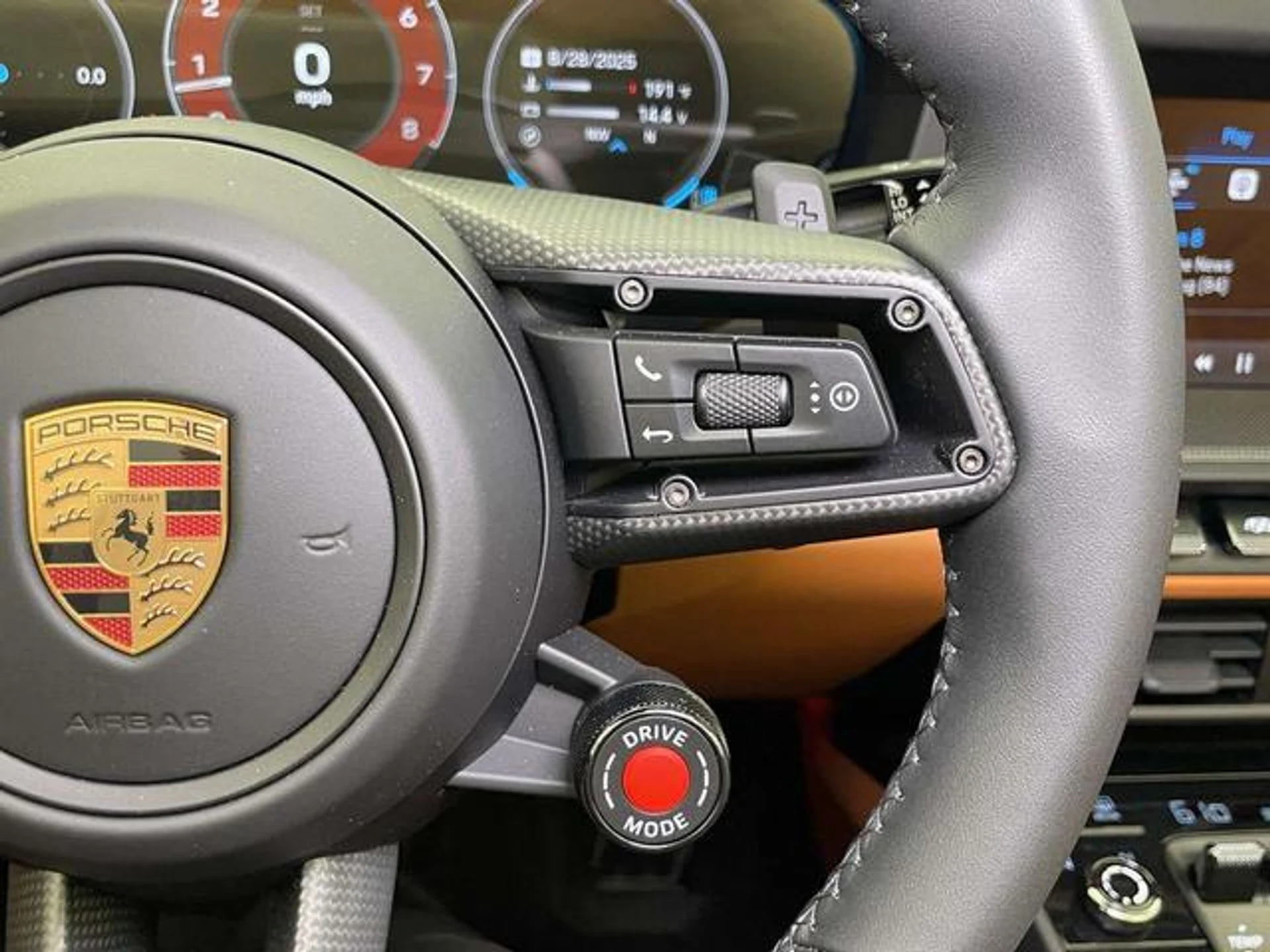 mph036_662079784_Kc_Tik_Ay_MU_Wl_Rd_Qkja8k9_Y455_A4_Y_2734ee1fff