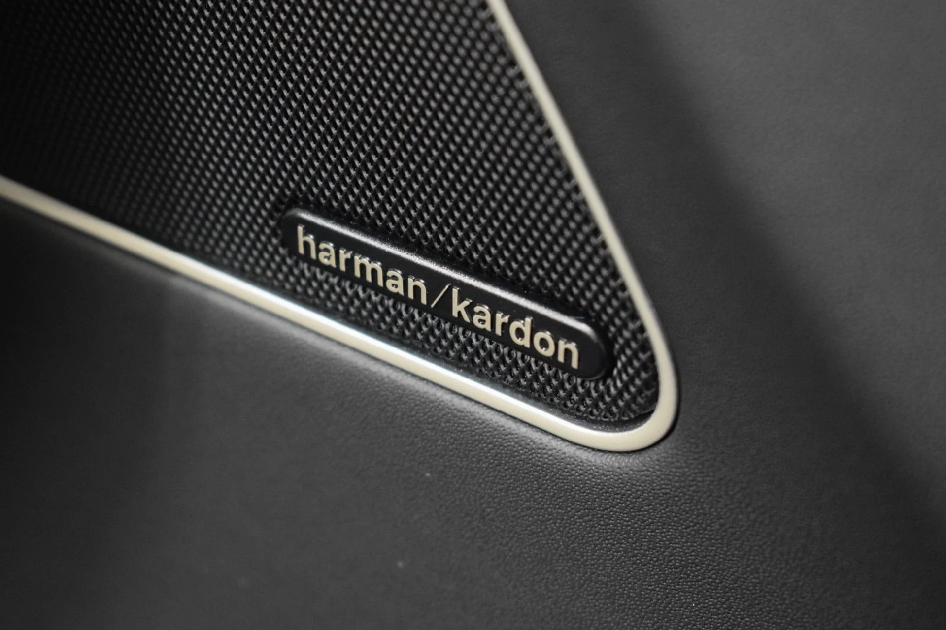 mph036_677443746_5c0a3673e904acd153c21da6a523ab8bx_93d11126f0