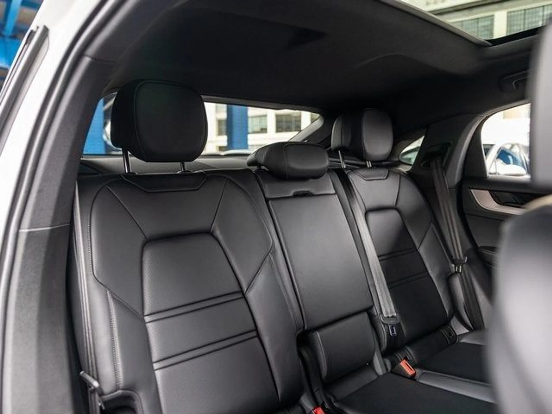 mph036_678671253_37_7b0c56f03a