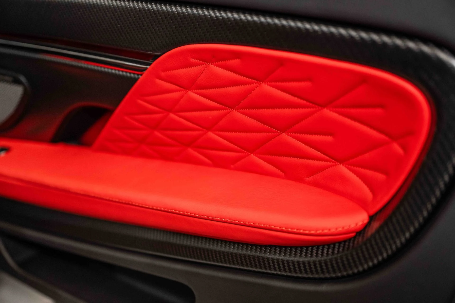 mph036_686408927_Used_2025_Aston_Martin_DB_12_VOLANTE_Volante_1726938733_f843413fe6