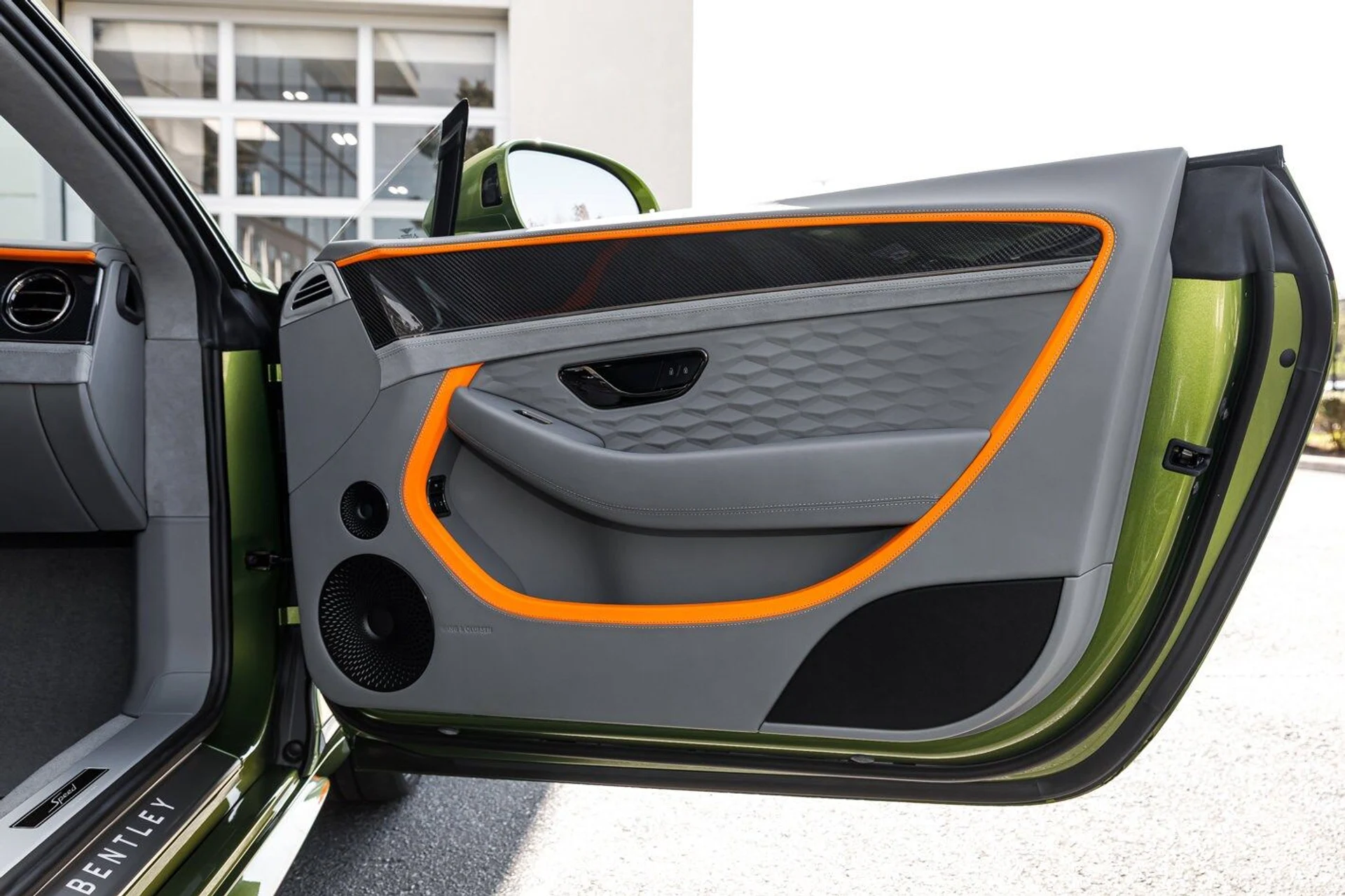 mph036_710921058_27e36056e1d6b80a1ea9c88749c48d06x_51dde70419