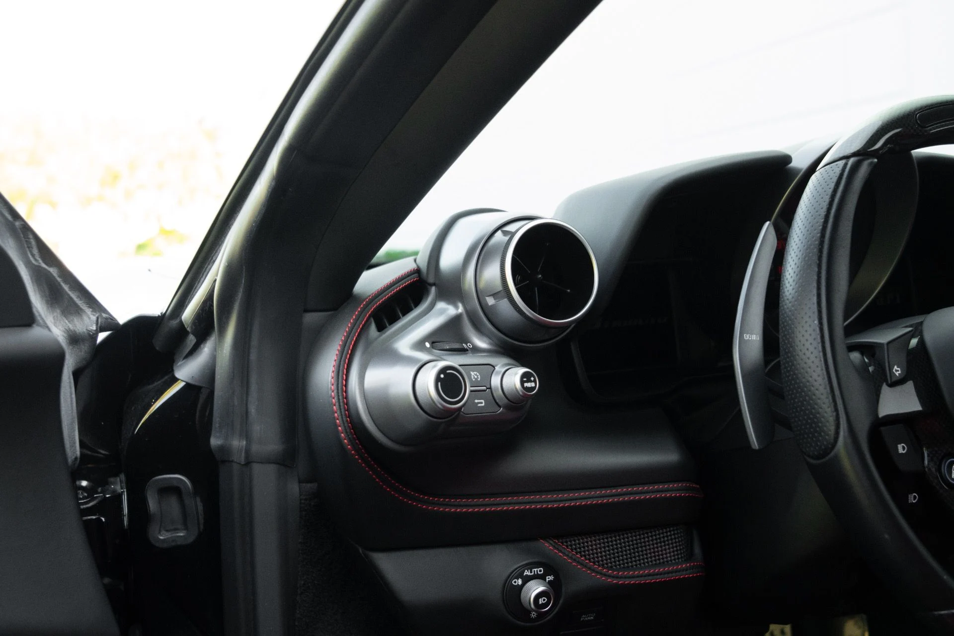 mph036_711102913_Used_2020_Ferrari_F8_Tributo_1767738008_dc05876196