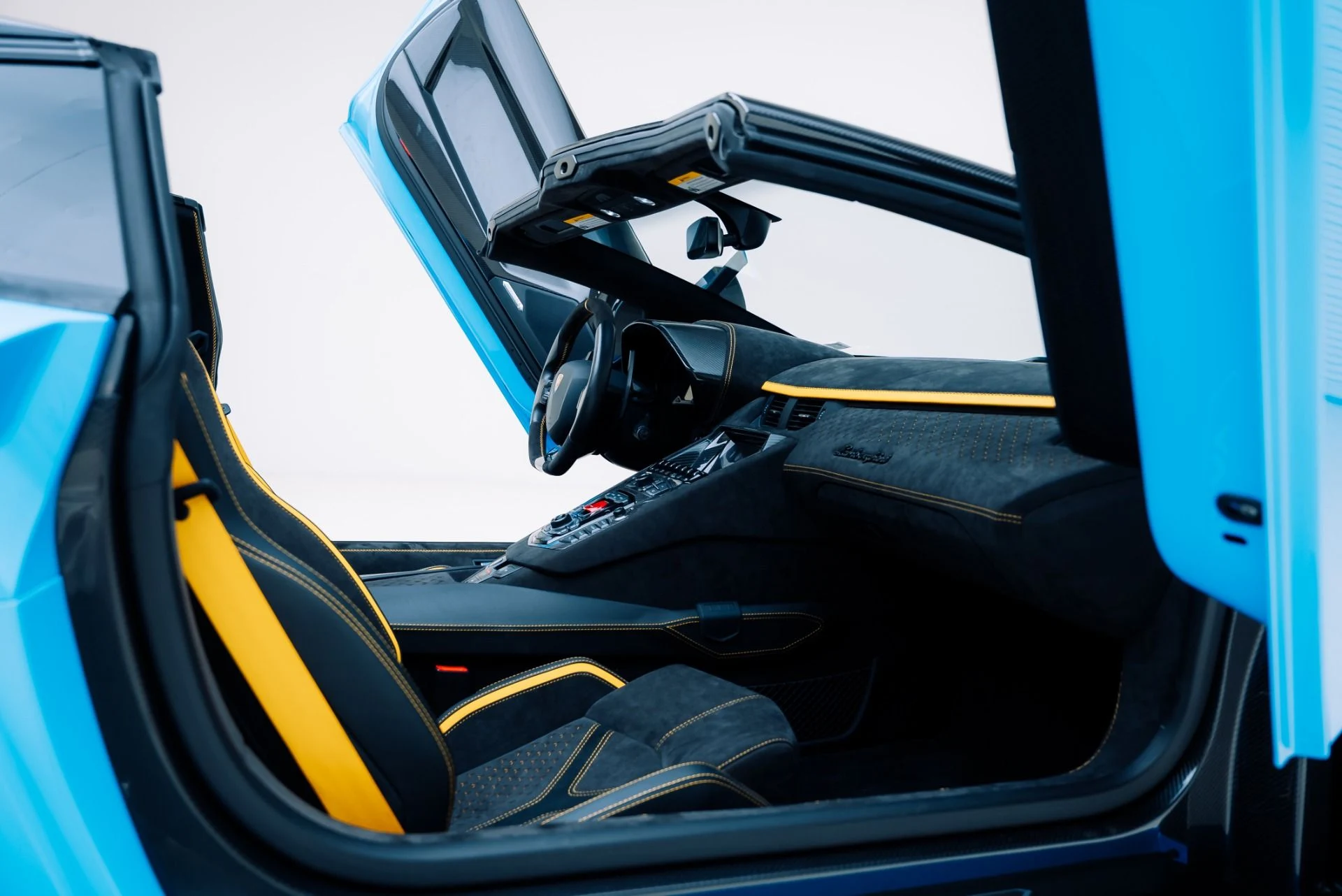 mph036_71270702_Used_2022_Lamborghini_Aventador_LP_780_4_Ultimae_1767656985_f1ab8dabb5