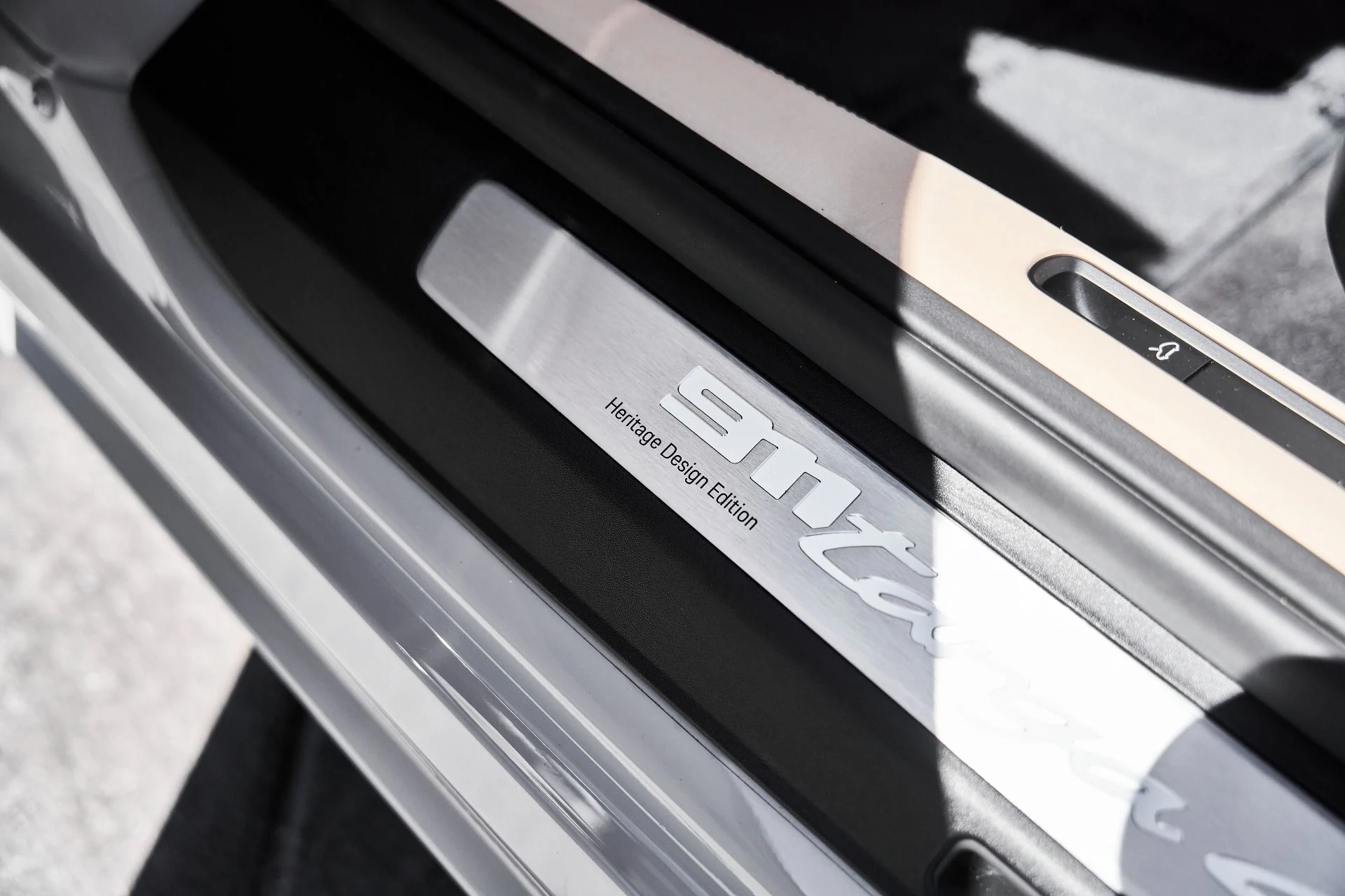 mph036_716870506_Used_2021_Porsche_911_Targa_4_S_1774544062_7c975c8ea6