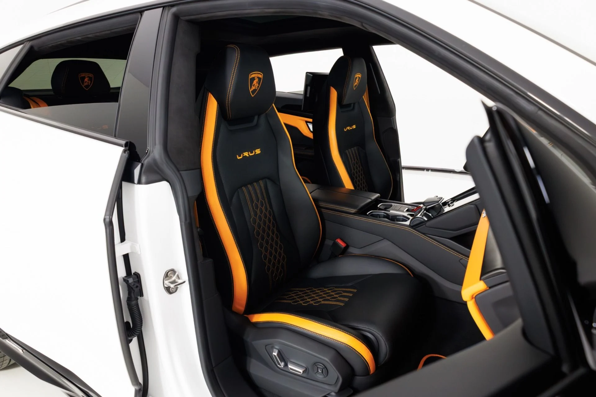 mph036_729397952_Used_2024_Lamborghini_Urus_S_1775674860_326d6e2091