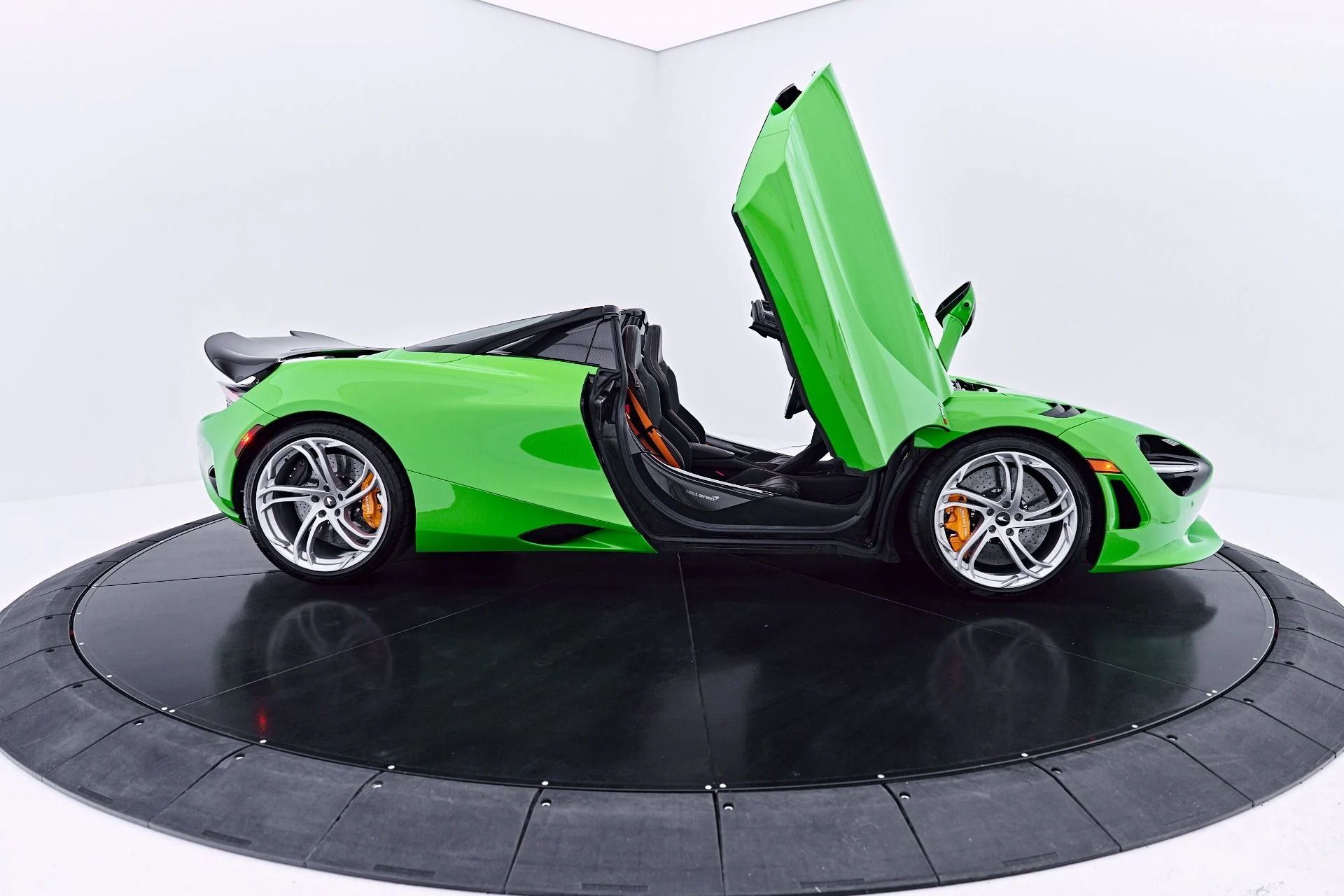 mph036_730465732_Used_2025_Mc_Laren_750_S_1784081719_0511c55b09