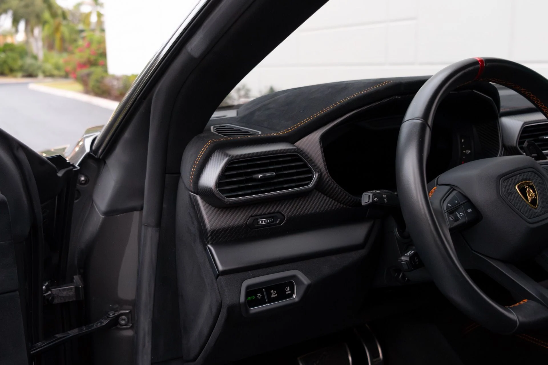 mph036_739309289_Used_2023_Lamborghini_Urus_Performante_1764644913_79e9d8f366