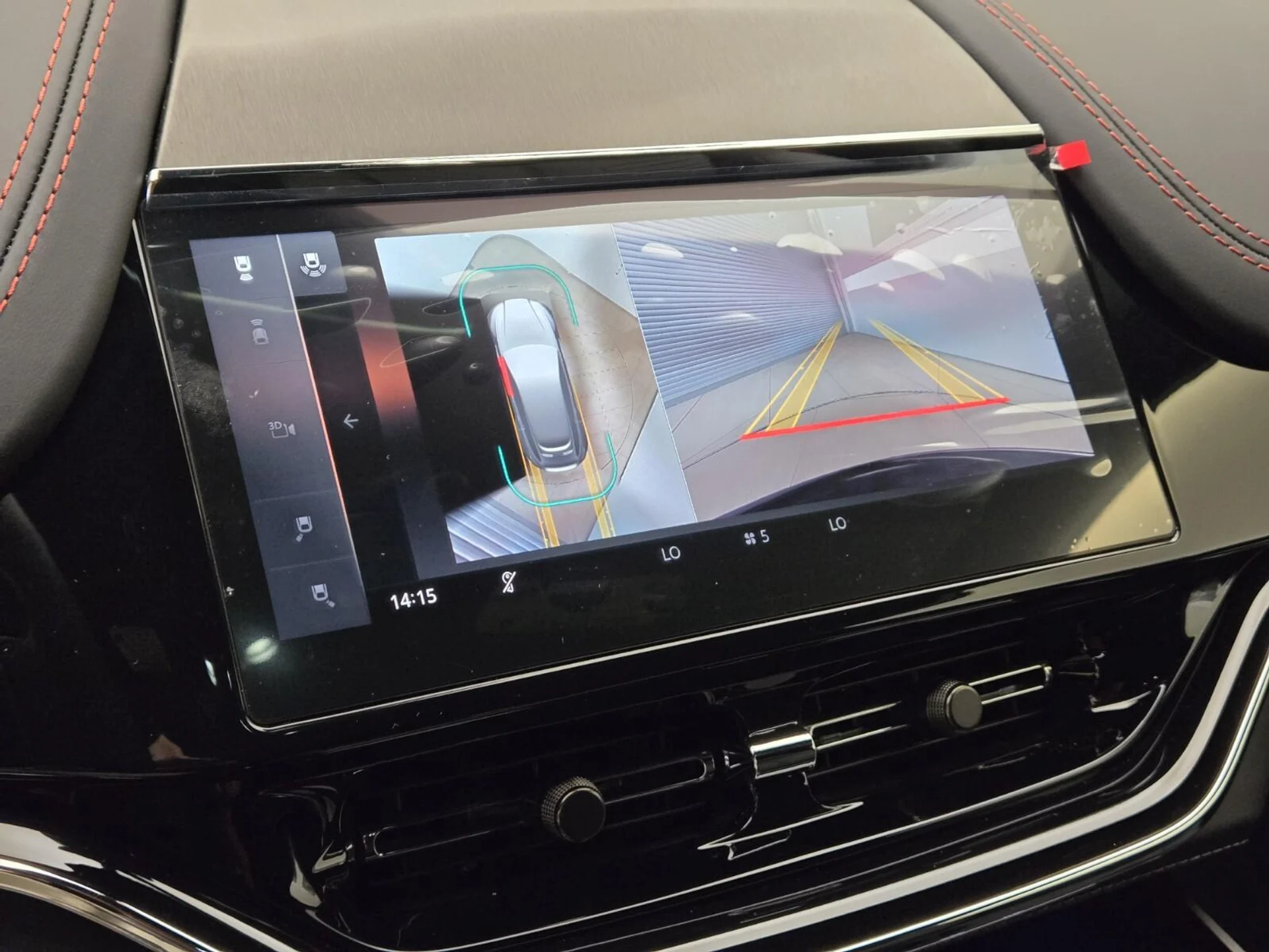 mph036_748855945_New_2026_Aston_Martin_DBX_S_1776835402_31272f033d