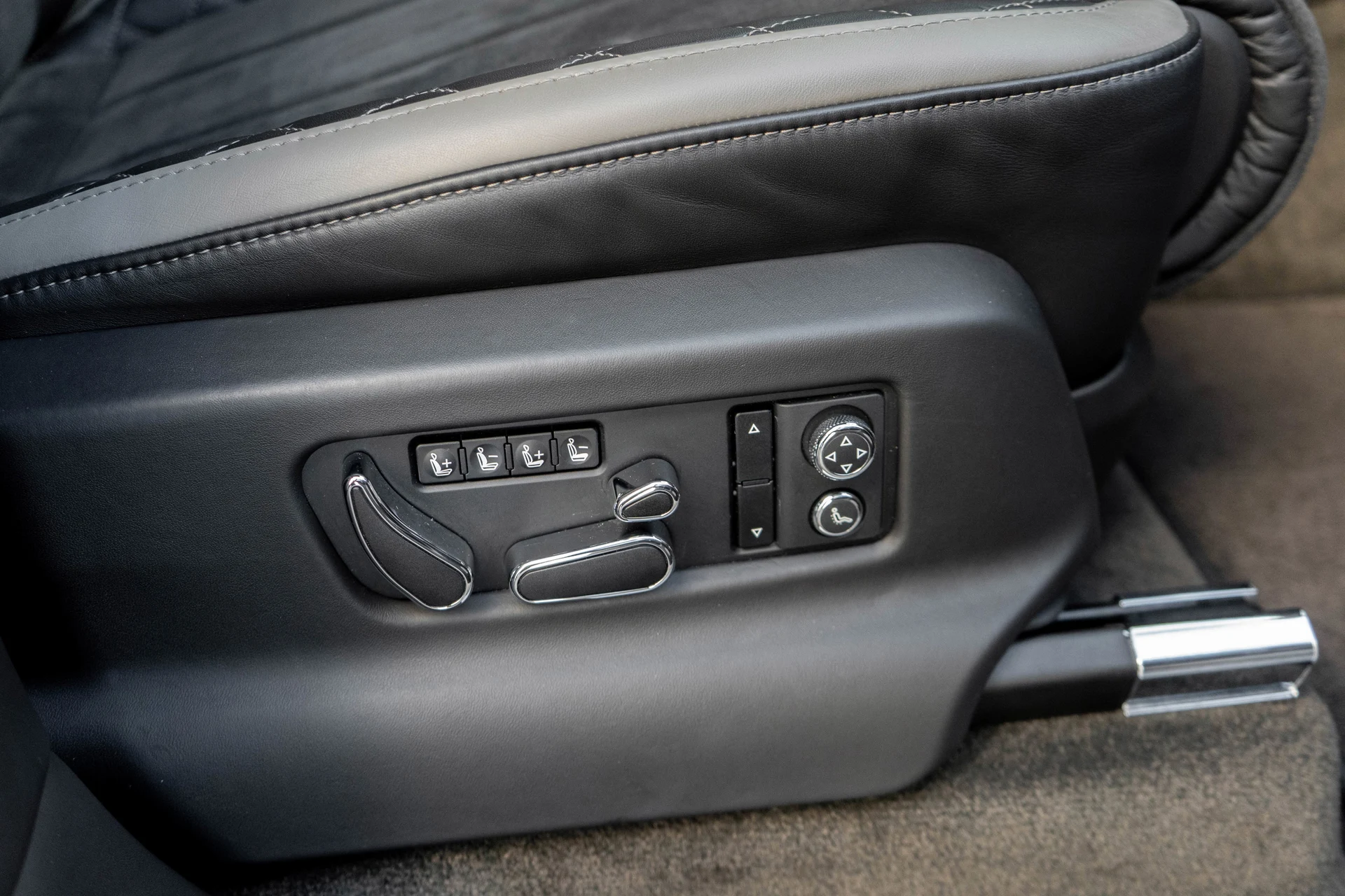 mph036_751769822_37_c9eec1358e