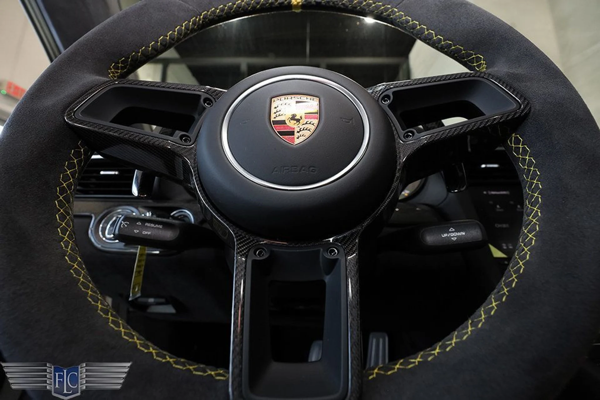 mph036_76420725_used_2018_porsche_911_gt2rsweissach_9689_22986338_37_1024_e96fd0d2ae