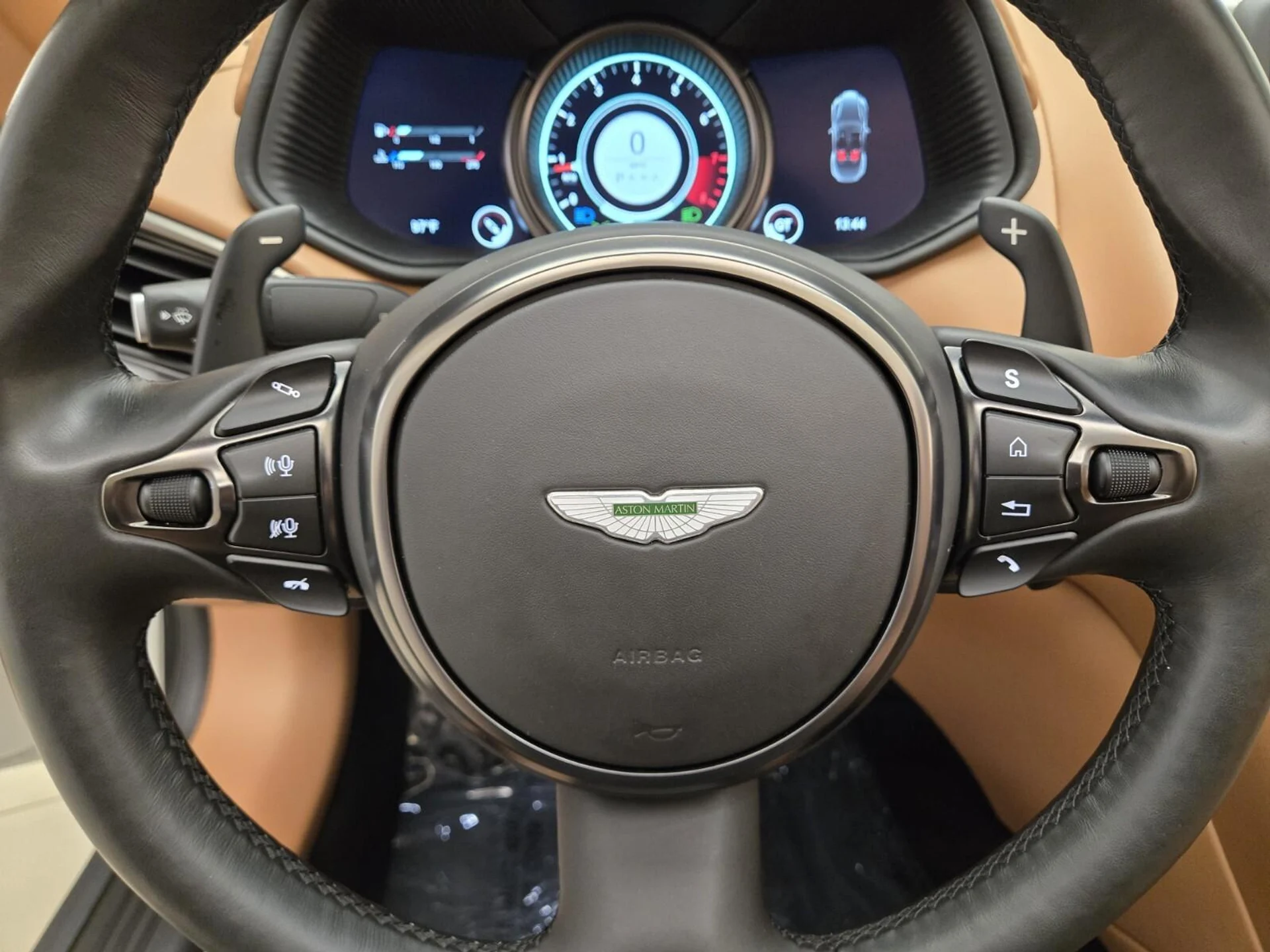 mph036_766601806_Used_2021_Aston_Martin_DB_11_Volante_1754376733_4f8e3a3988