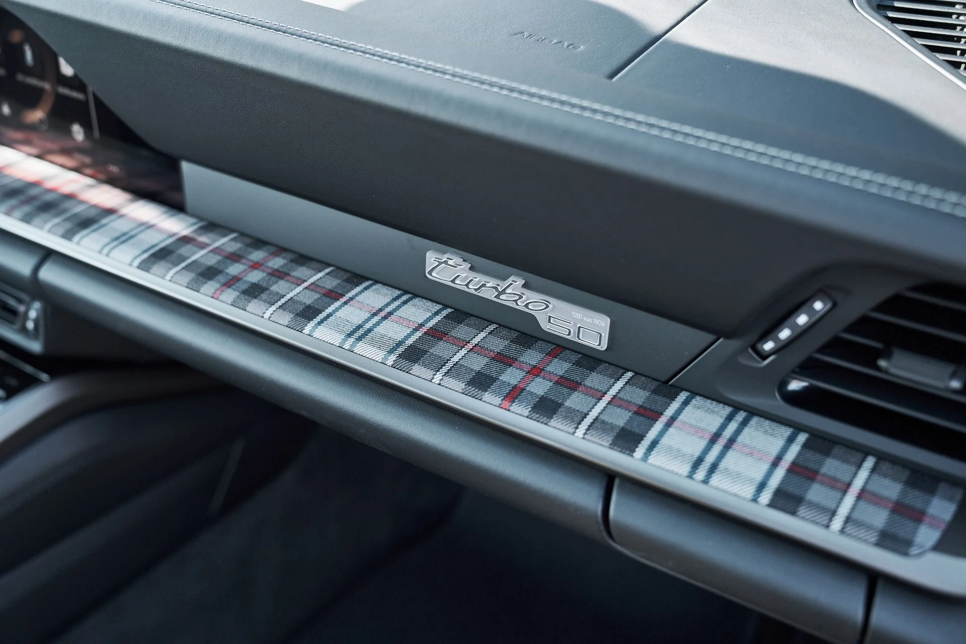 mph036_771902699_Used_2025_Porsche_911_Turbo_S_1763075493_e7922bc7e1