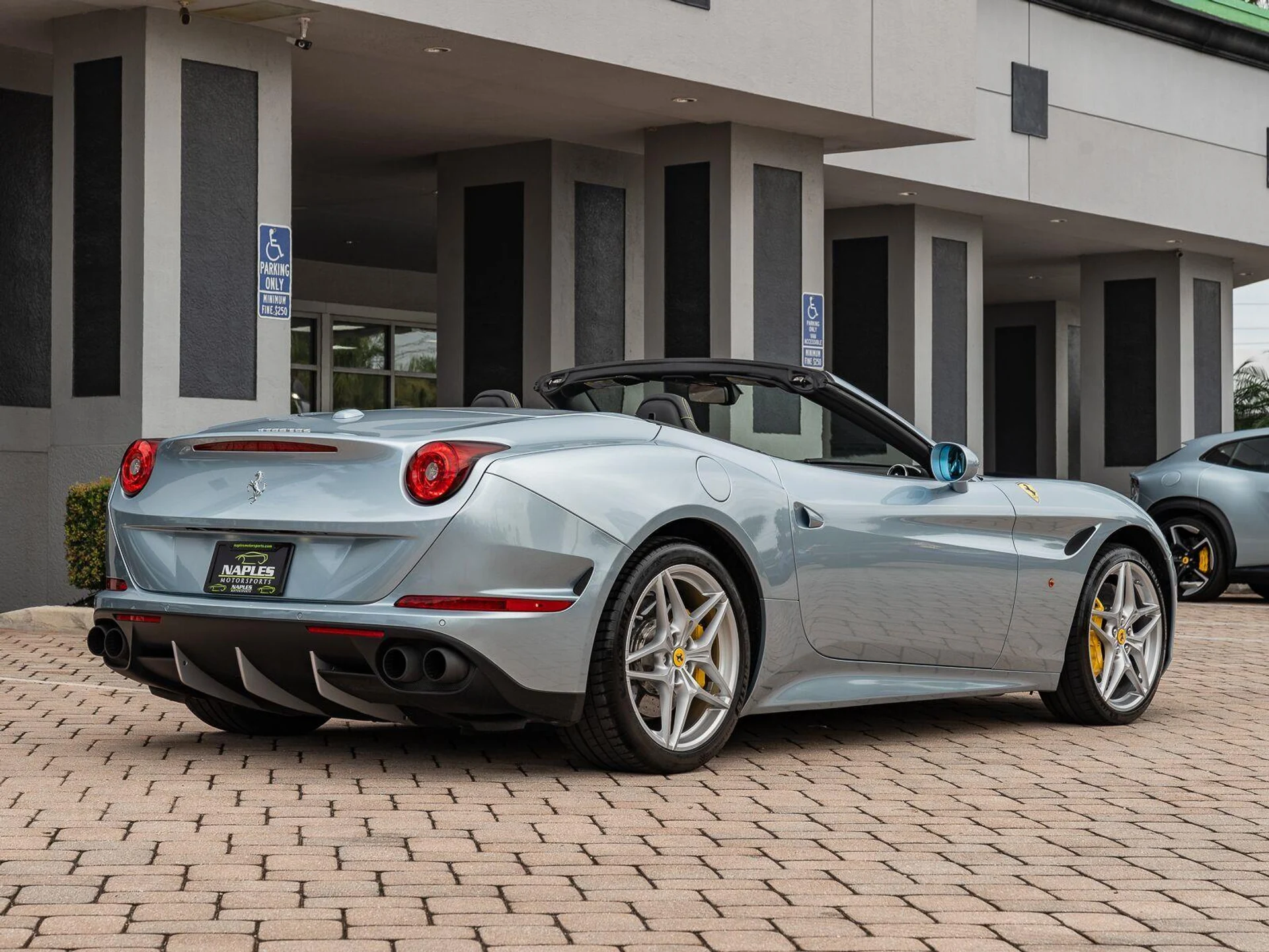 mph036_780164587_Used_2016_Ferrari_California_T_1785949670_bb92bf84a1