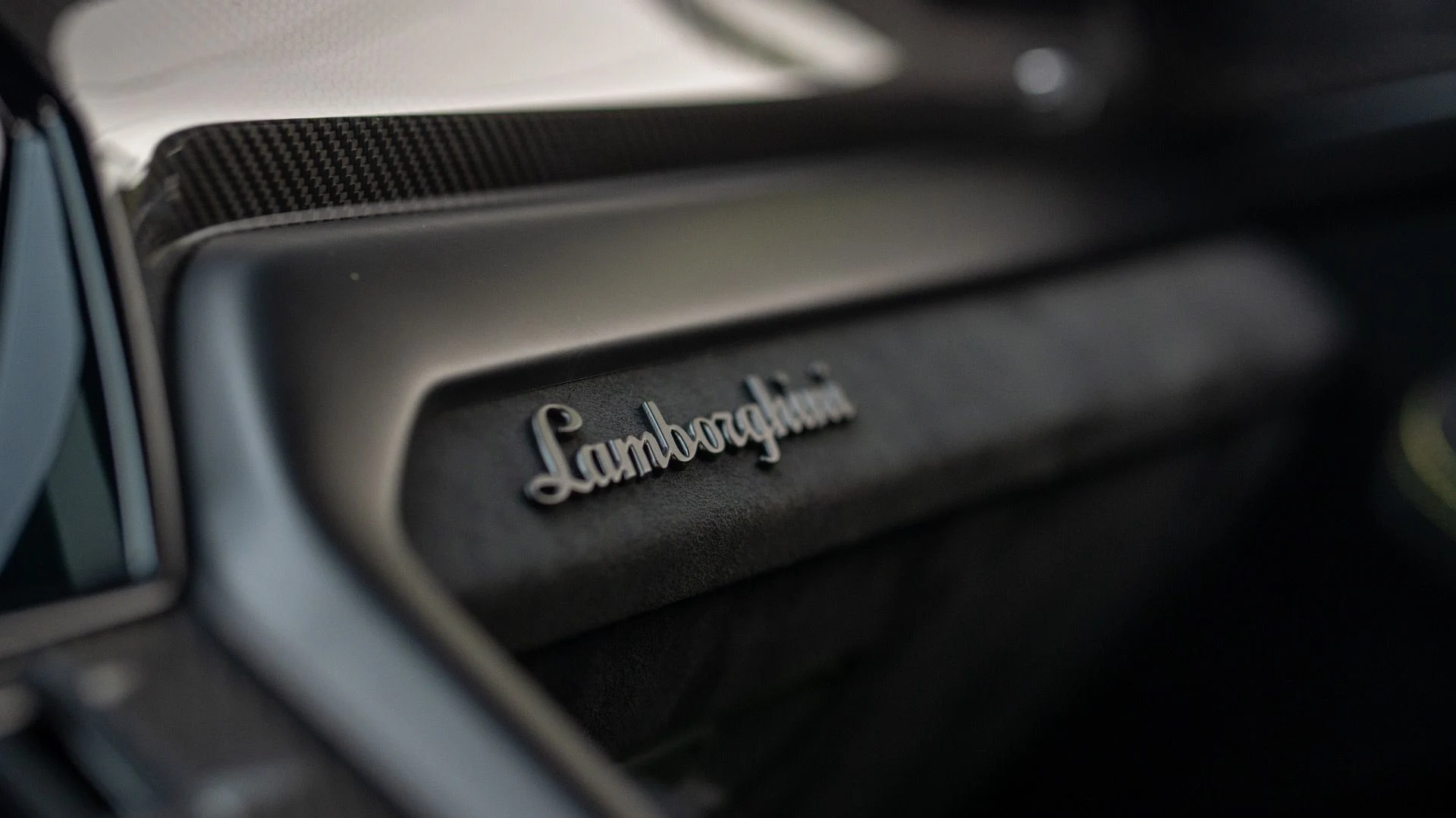 mph036_792876797_Used_2024_Lamborghini_Urus_Performante_1753476185_b34d201e9e